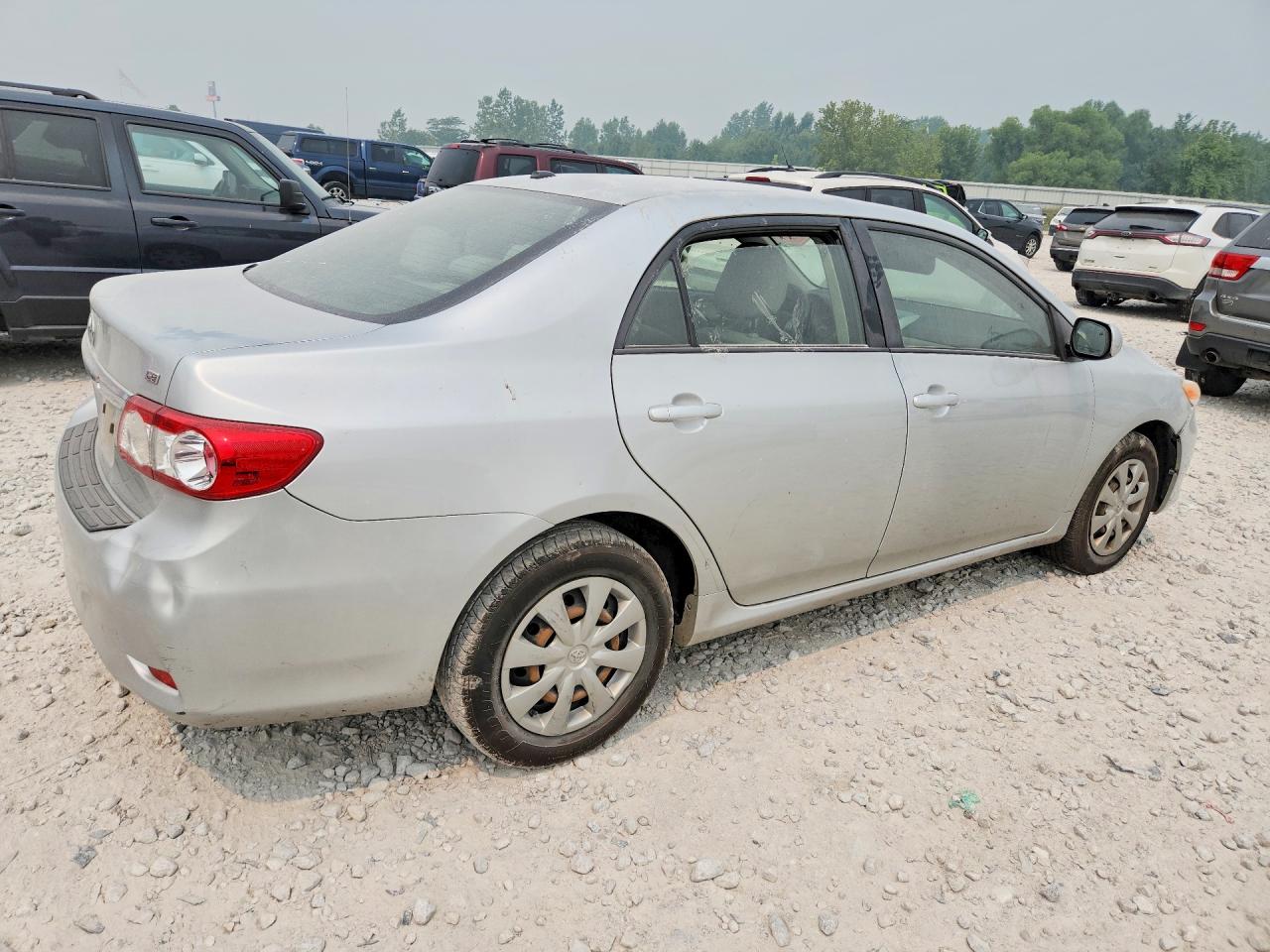 2011 Toyota Corolla Le Silver vin: JTDBU4EE1BJ103305