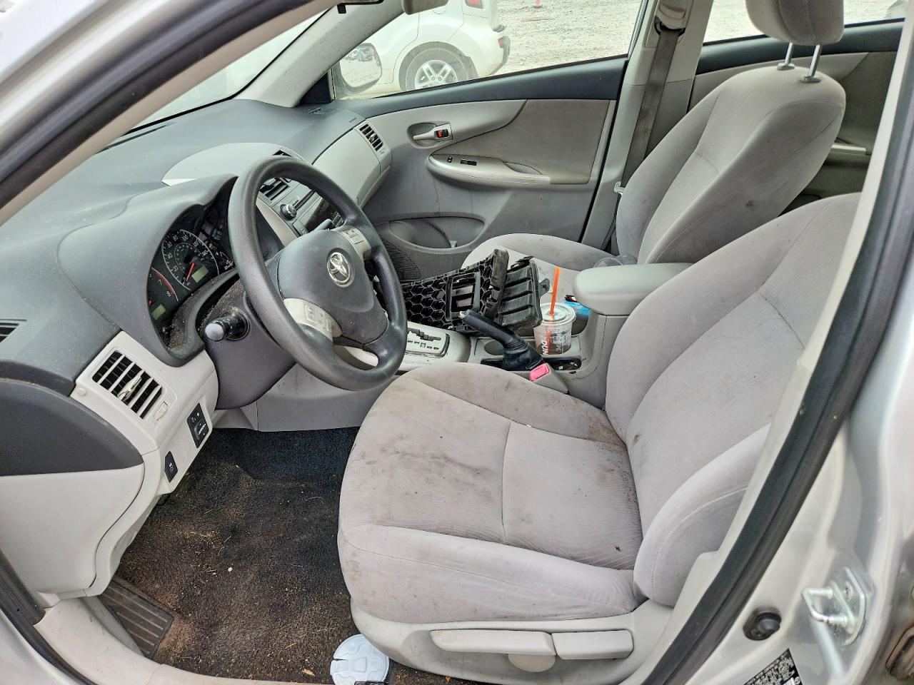 2011 Toyota Corolla Le Silver vin: JTDBU4EE1BJ103305