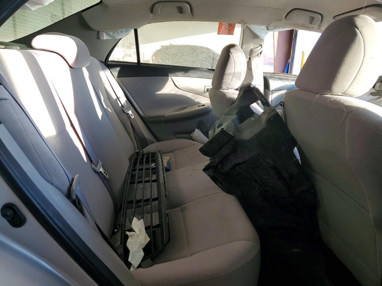 2012 Toyota Corolla Le Silver vin: JTDBU4EE1C9172627