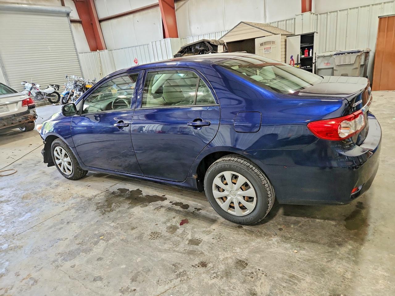 2012 Toyota Corolla L Синий vin: JTDBU4EE1C9173972
