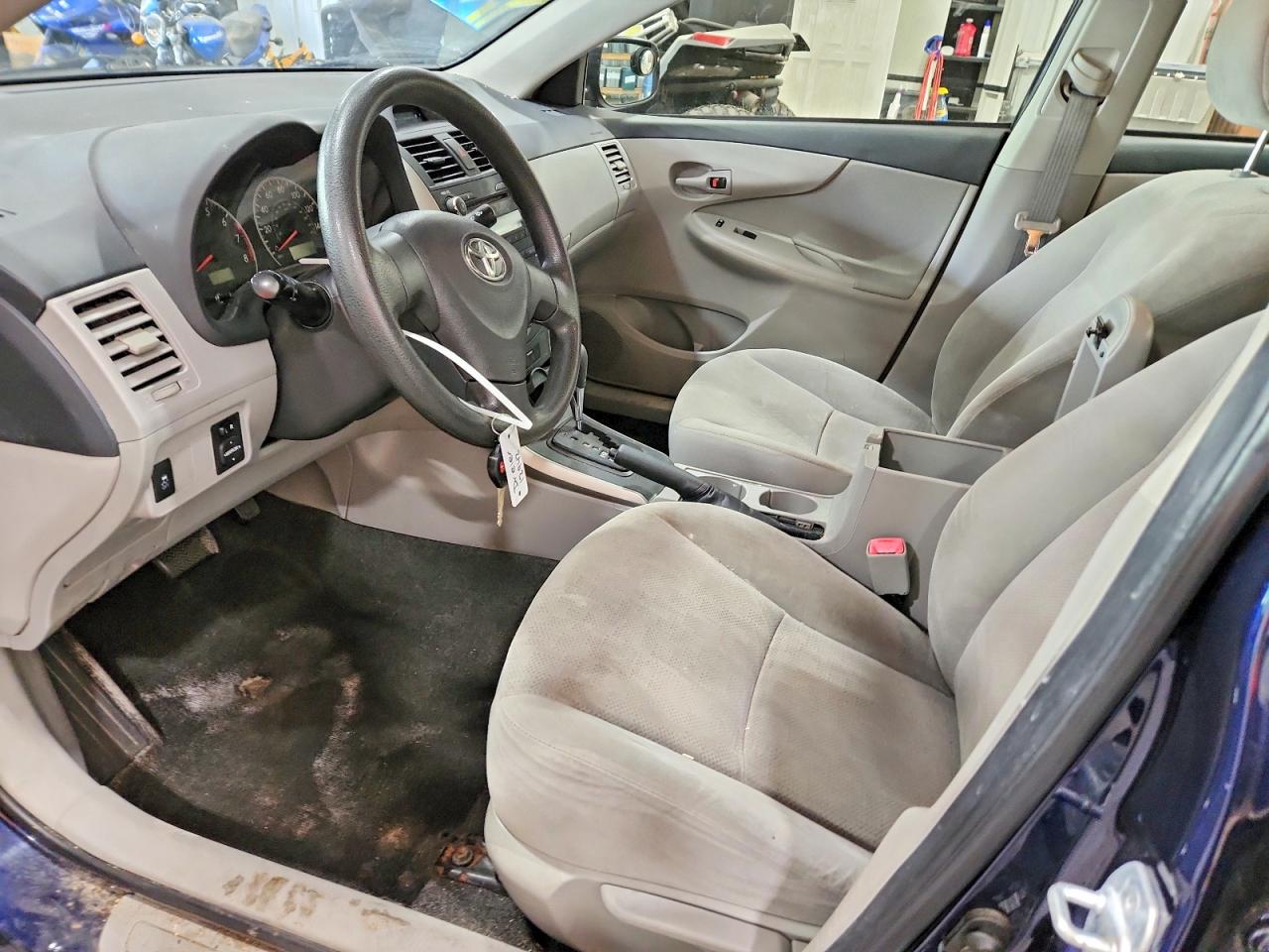 2012 Toyota Corolla L Синий vin: JTDBU4EE1C9173972