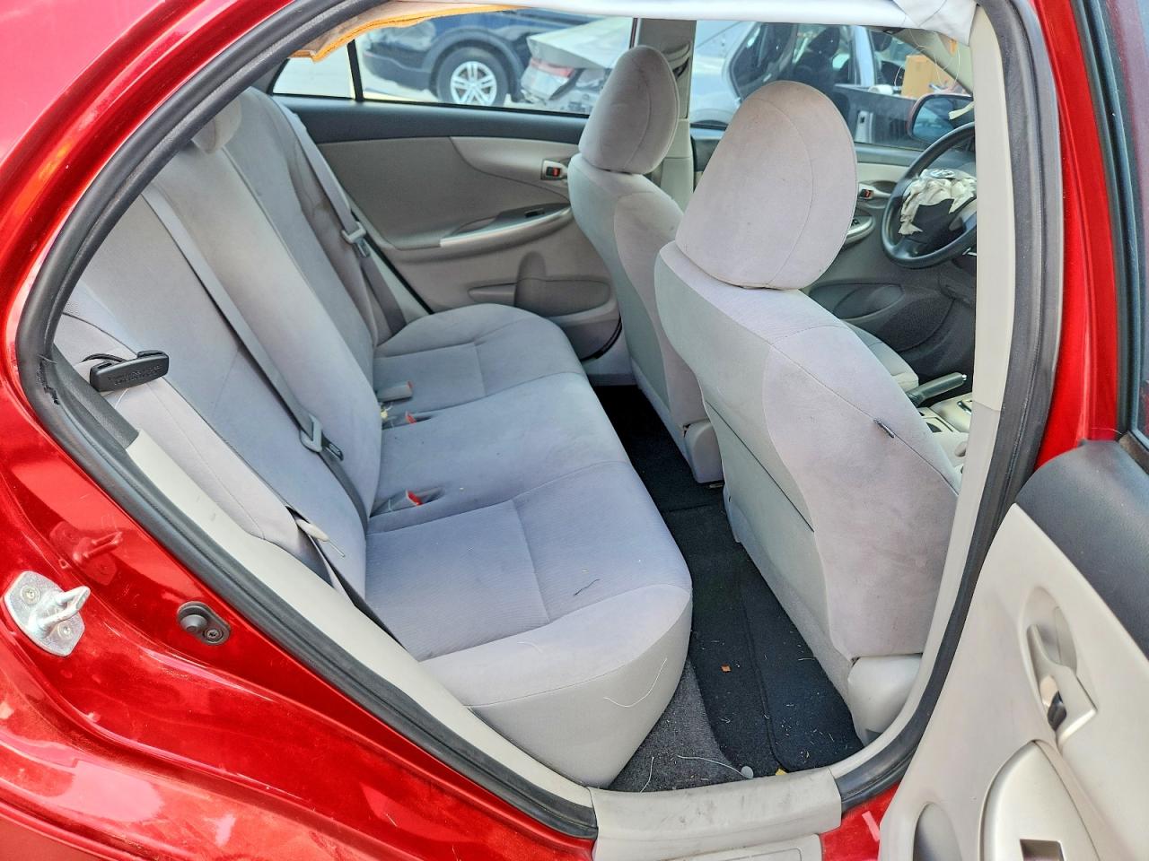 2012 Toyota Corolla Le Red vin: JTDBU4EE1C9176130