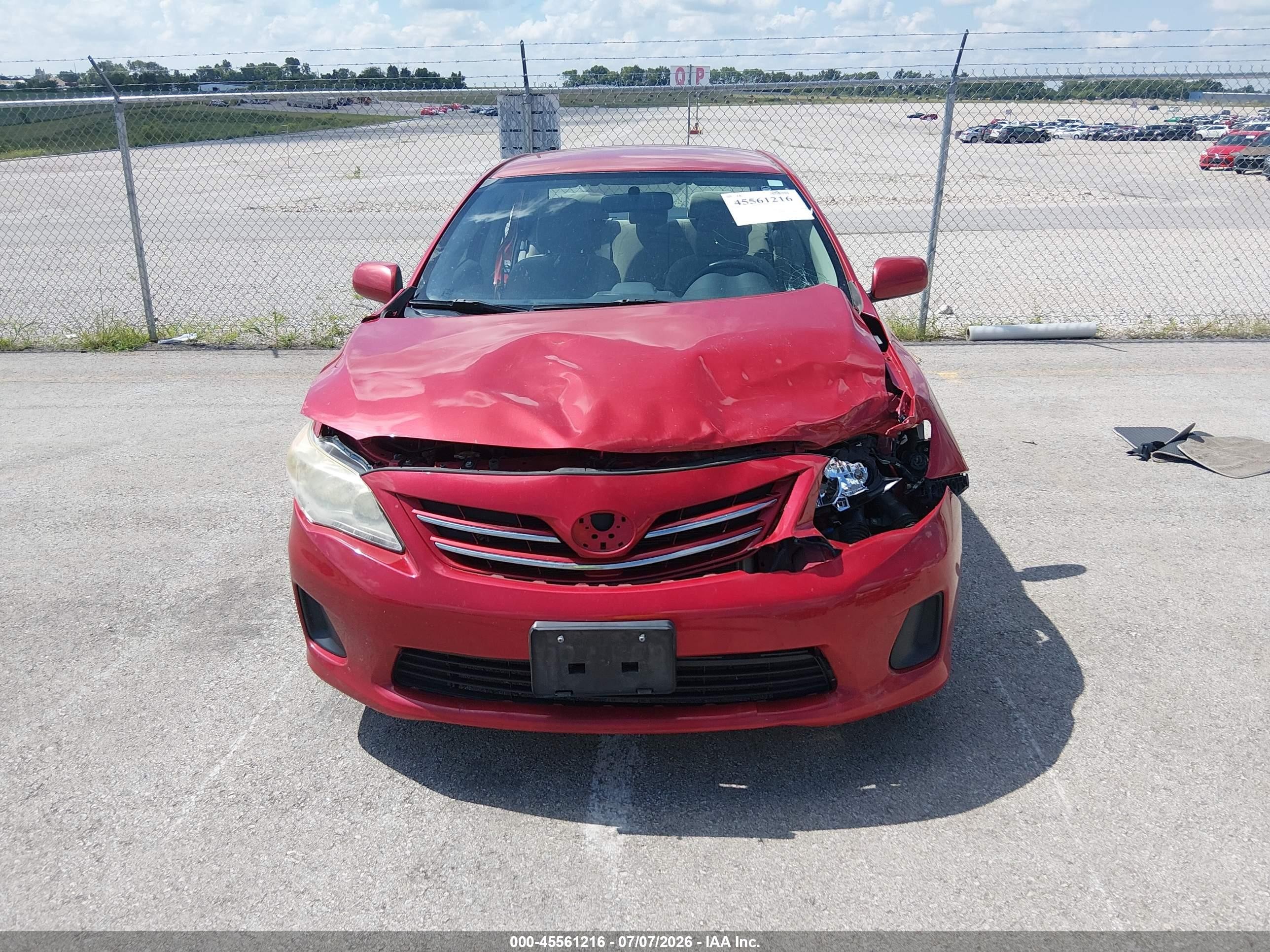 2013 Toyota Corolla Le Maroon vin: JTDBU4EE1DJ114310