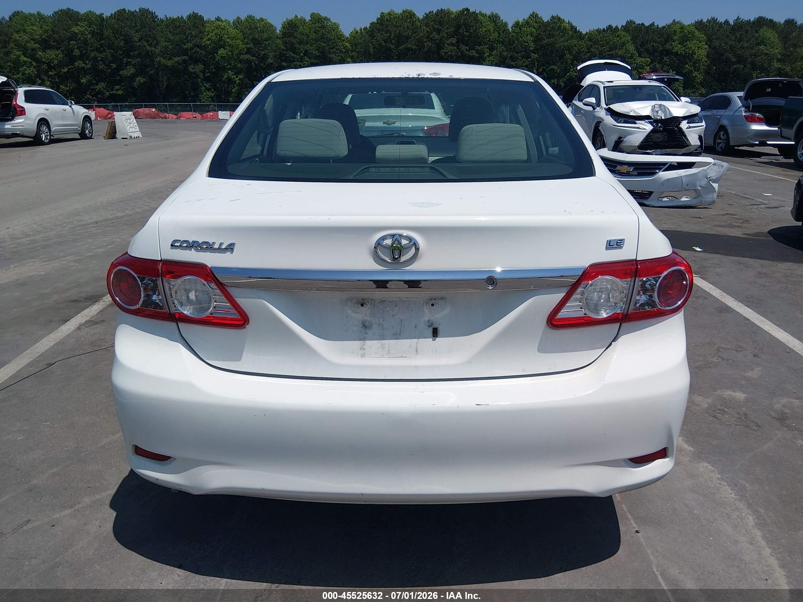2013 Toyota Corolla Le White vin: JTDBU4EE1DJ119202