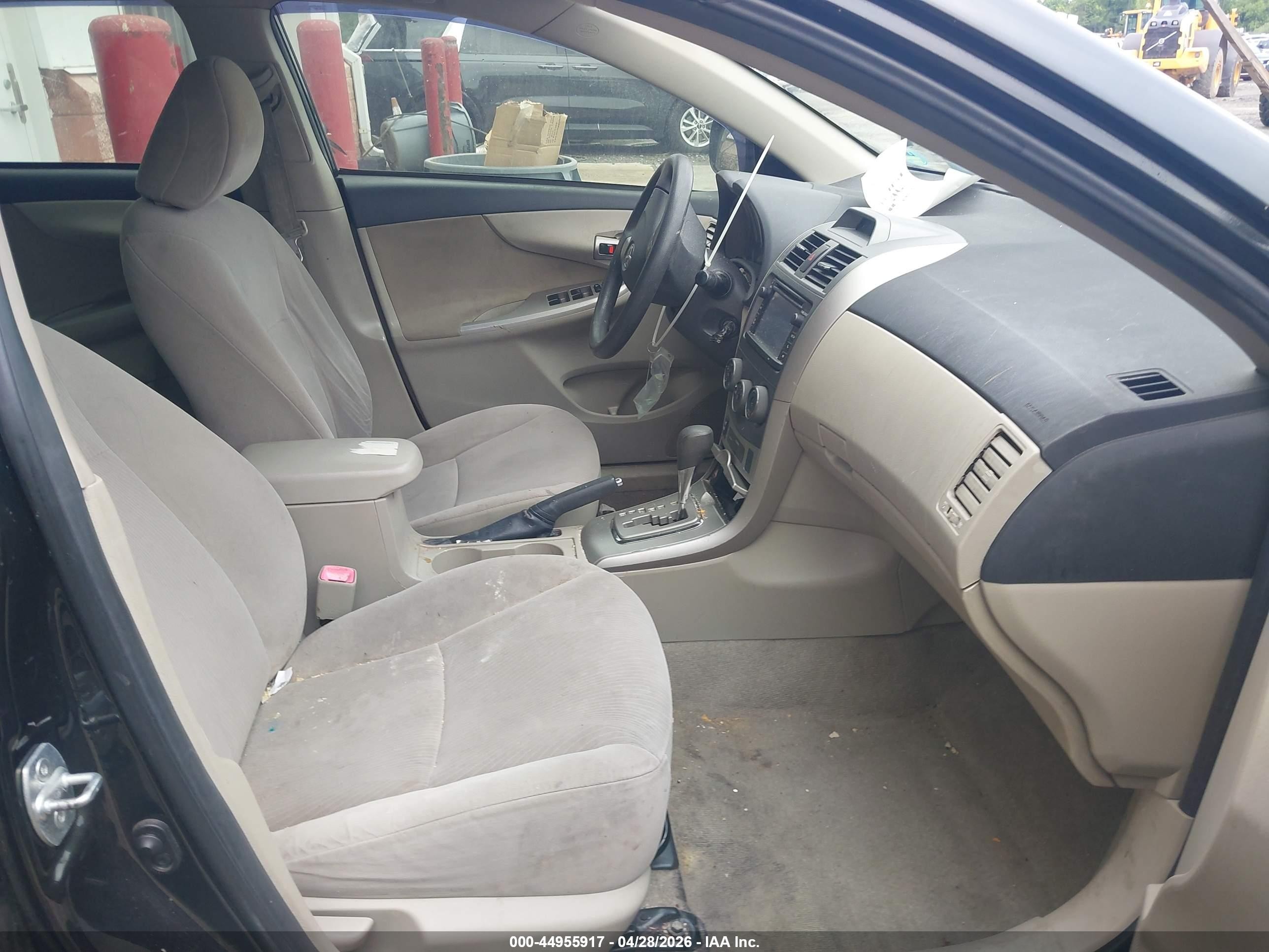 2013 Toyota Corolla Le Black vin: JTDBU4EE1DJ122729