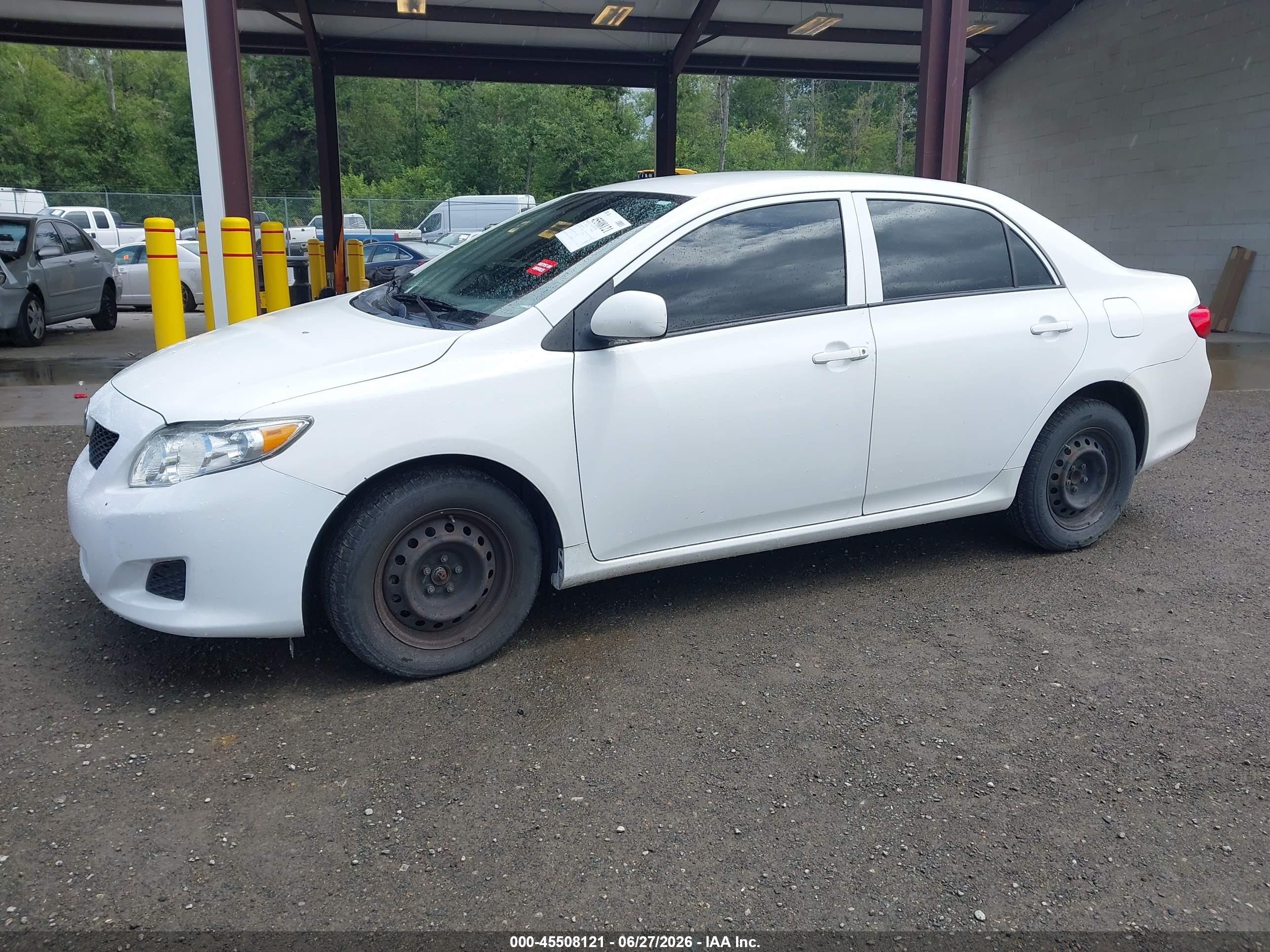 2010 Toyota Corolla Le White vin: JTDBU4EE2A9104141