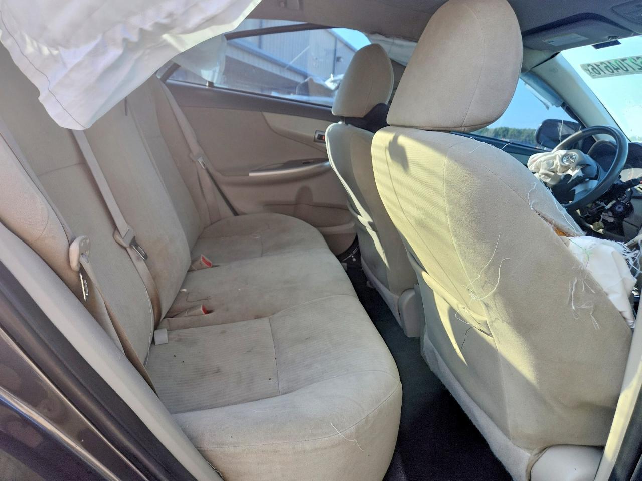 2010 Toyota Corolla Le Gray vin: JTDBU4EE2A9107203