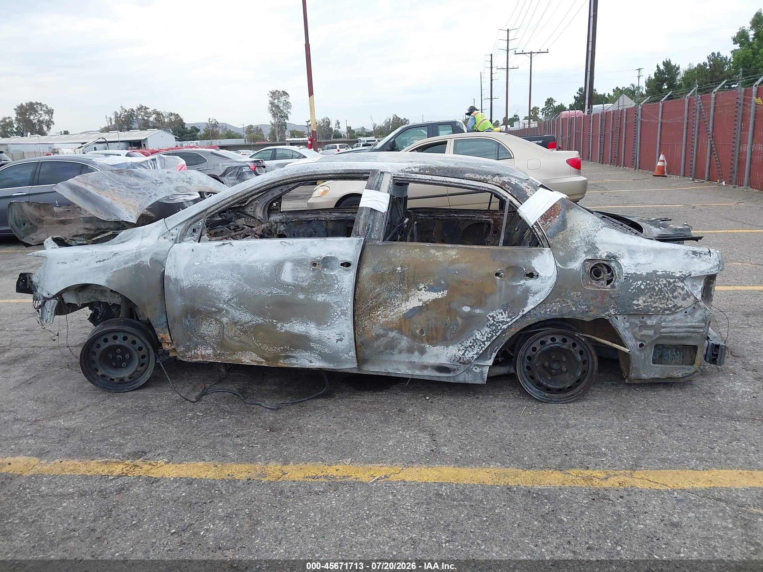2010 Toyota Corolla Le Коричневый vin: JTDBU4EE2A9110893