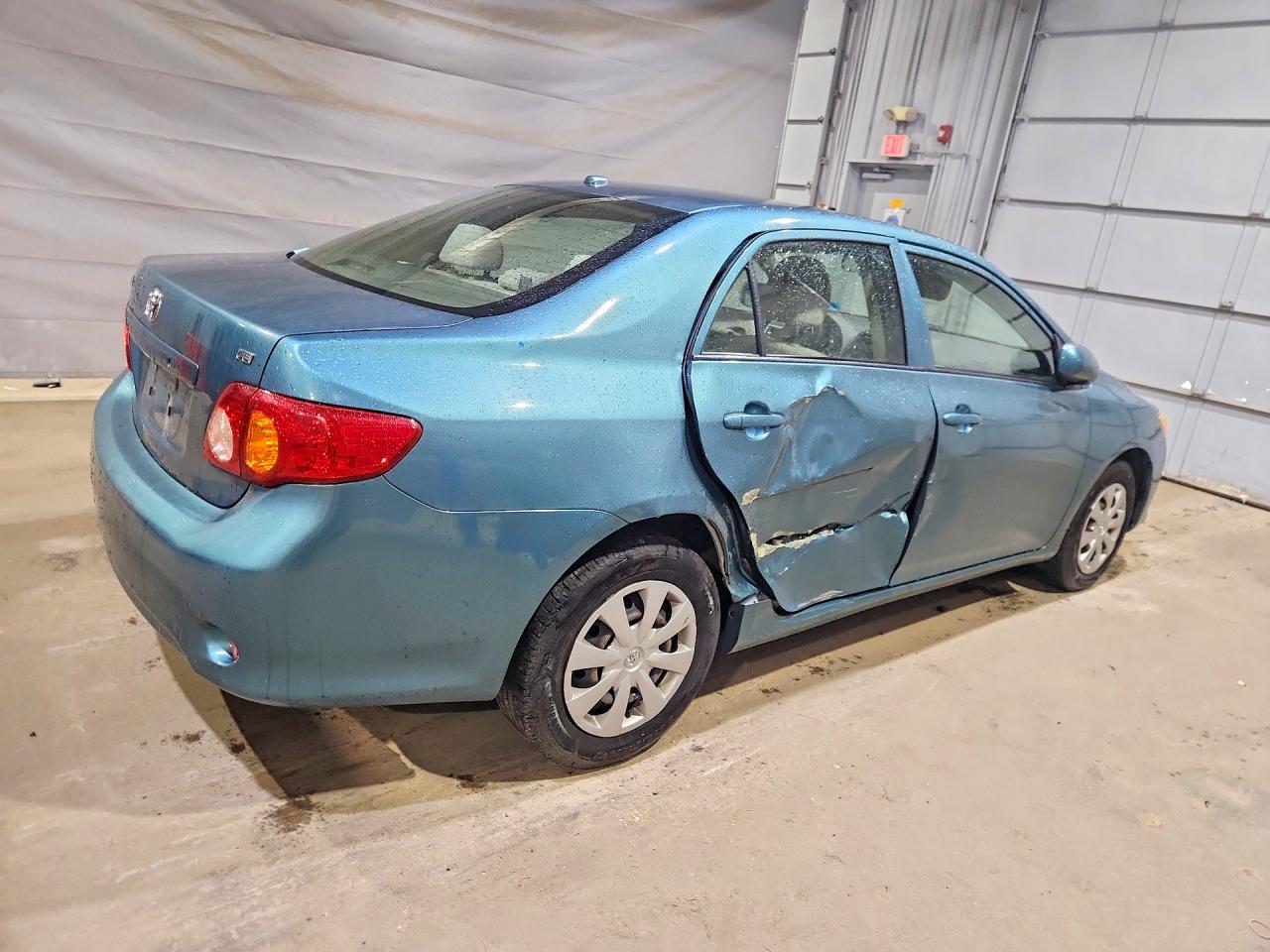 2010 Toyota Corolla Le Green vin: JTDBU4EE2A9115396