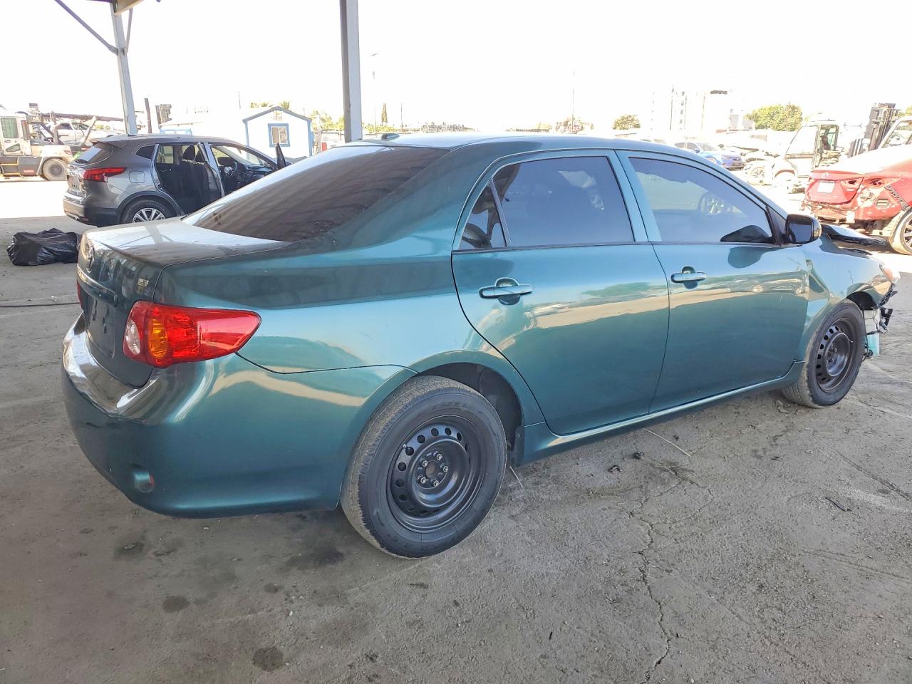 2010 Toyota Corolla Le Green vin: JTDBU4EE2AJ055277