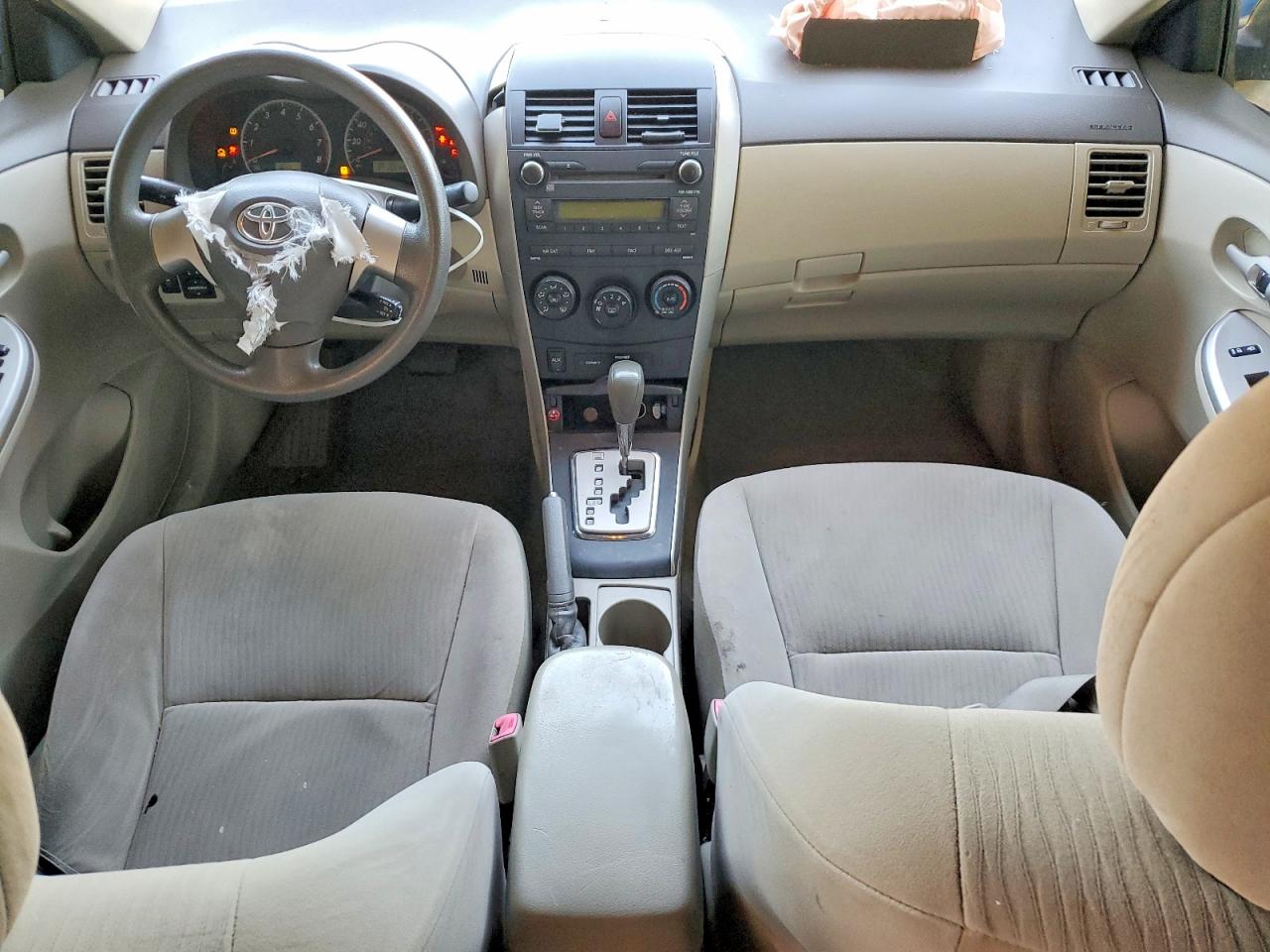 2010 Toyota Corolla Le Green vin: JTDBU4EE2AJ055277