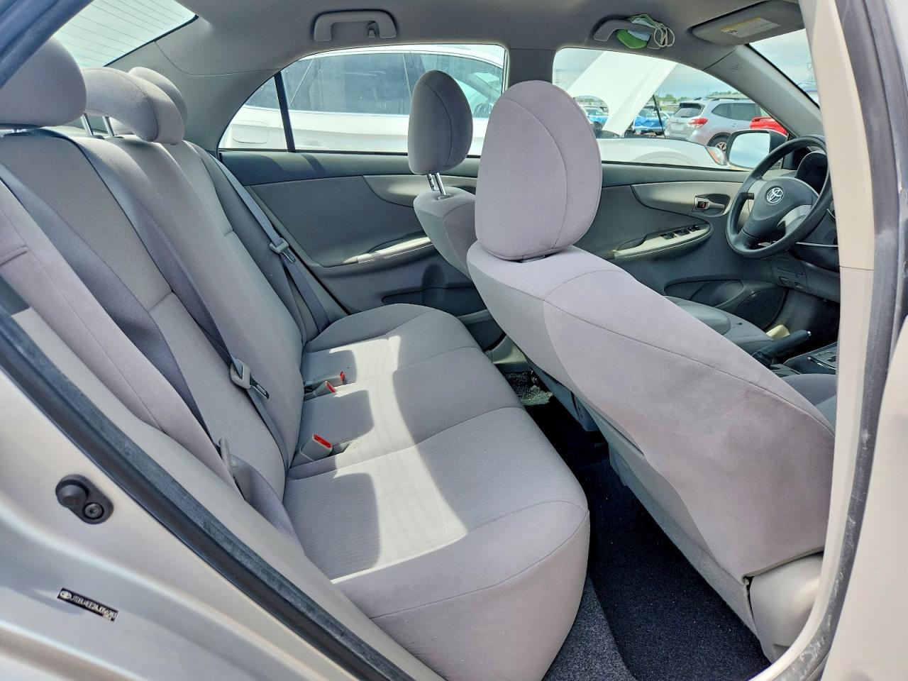 2010 Toyota Corolla Le Silver vin: JTDBU4EE2AJ056283