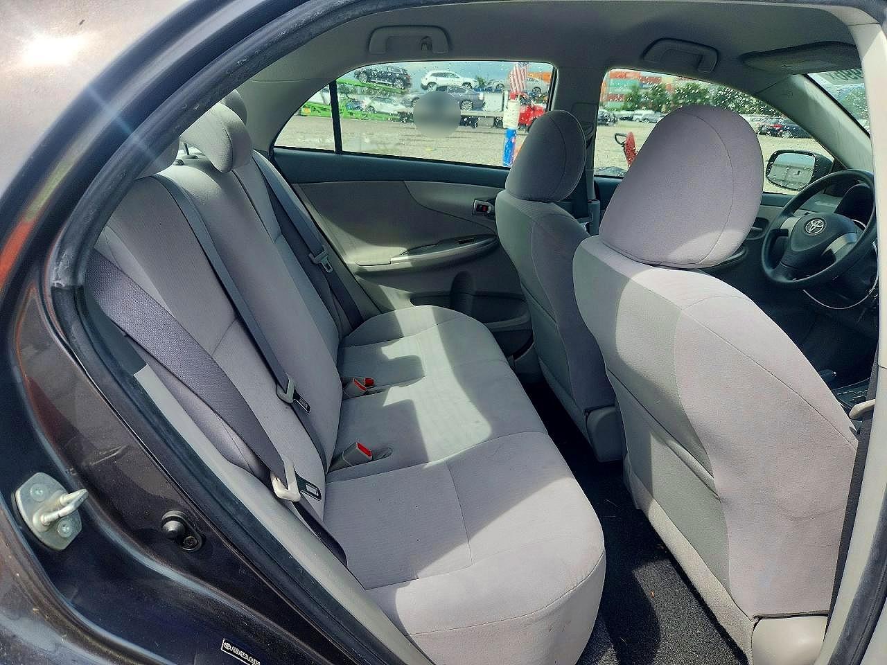 2010 Toyota Corolla Le Gray vin: JTDBU4EE2AJ063380