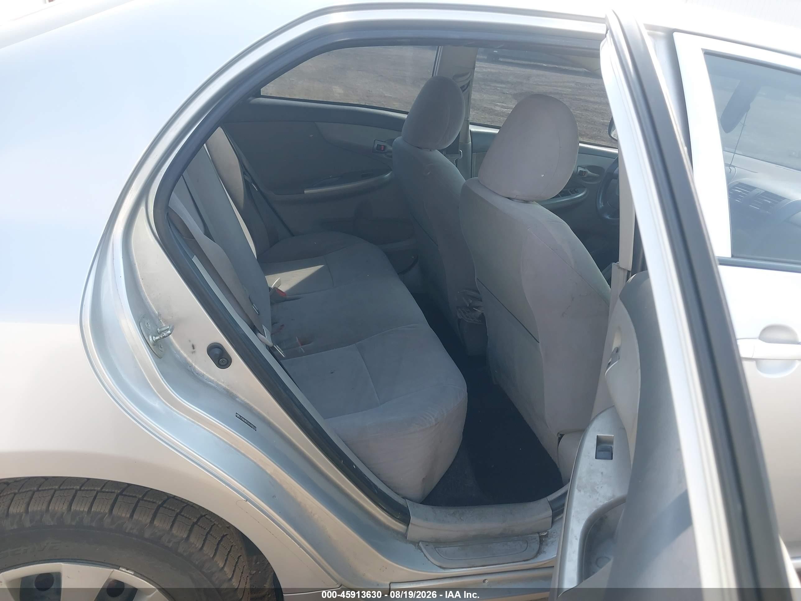 2010 Toyota Corolla Le Silver vin: JTDBU4EE2AJ065162