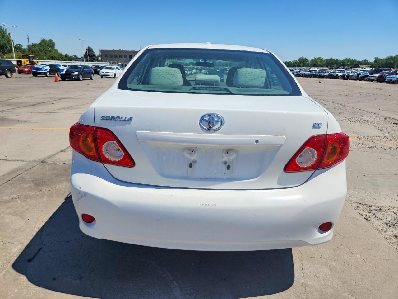 2010 Toyota Corolla Le White vin: JTDBU4EE2AJ085833