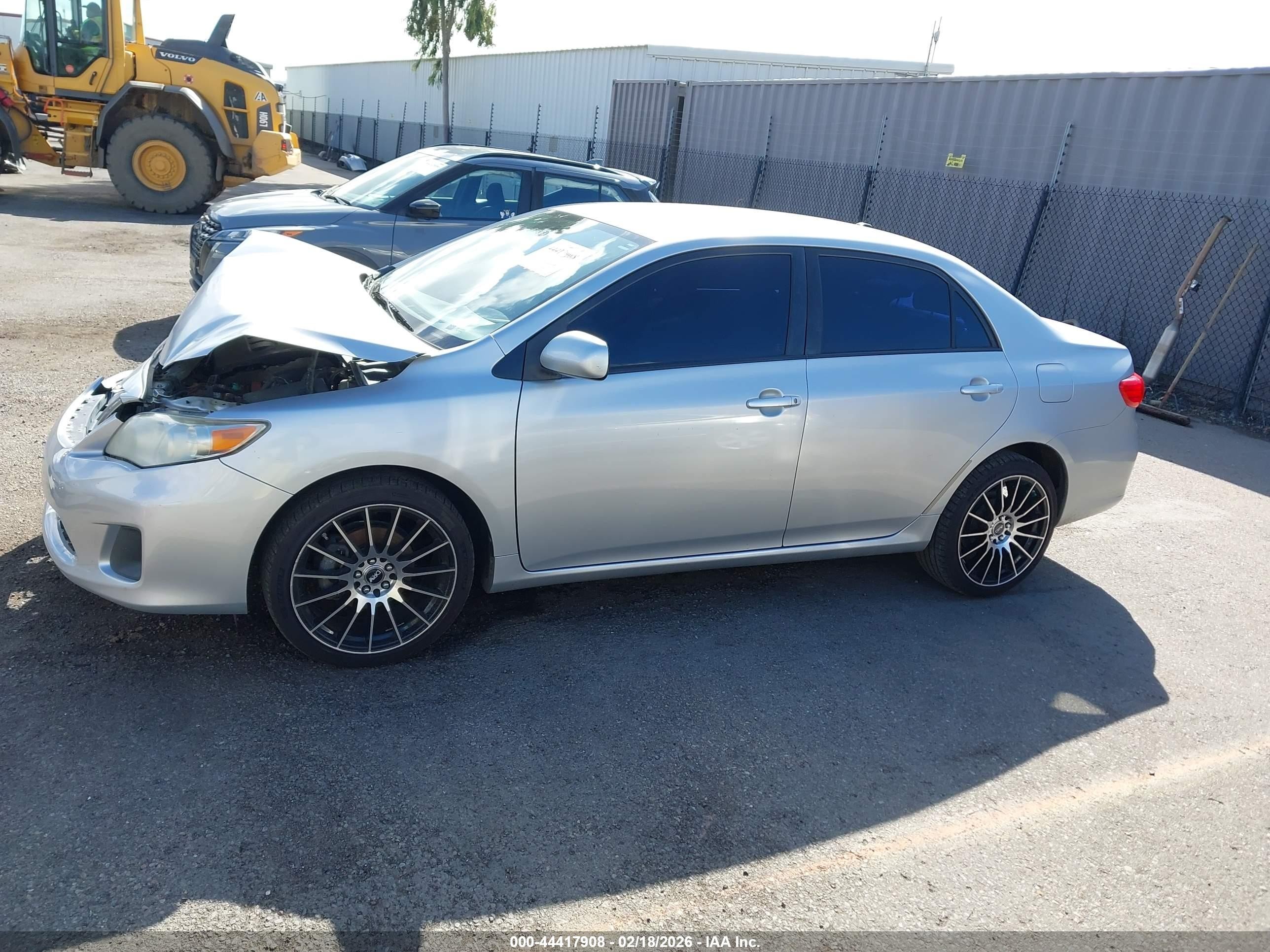 2011 Toyota Corolla Le Silver vin: JTDBU4EE2B9126836