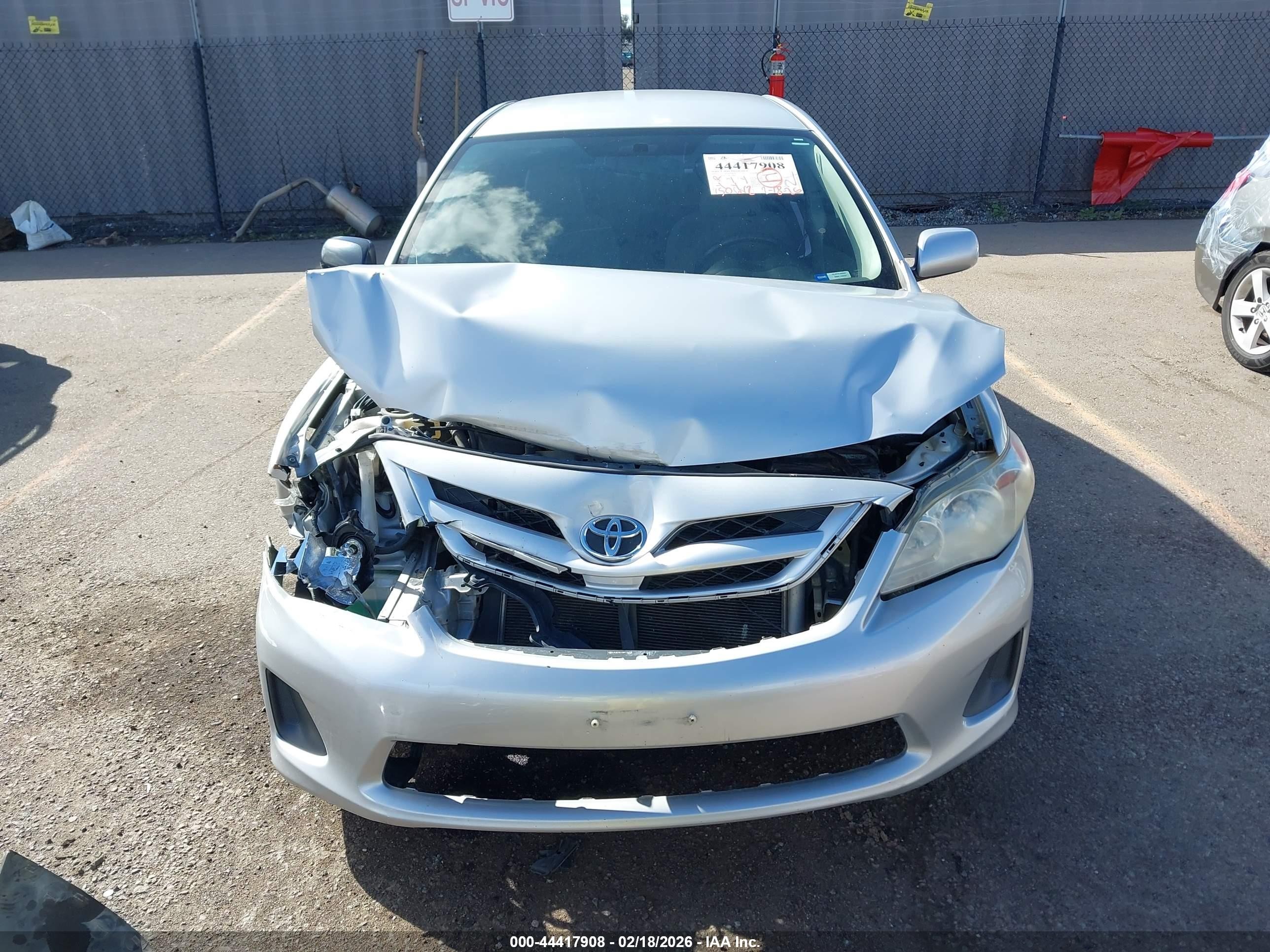 2011 Toyota Corolla Le Silver vin: JTDBU4EE2B9126836