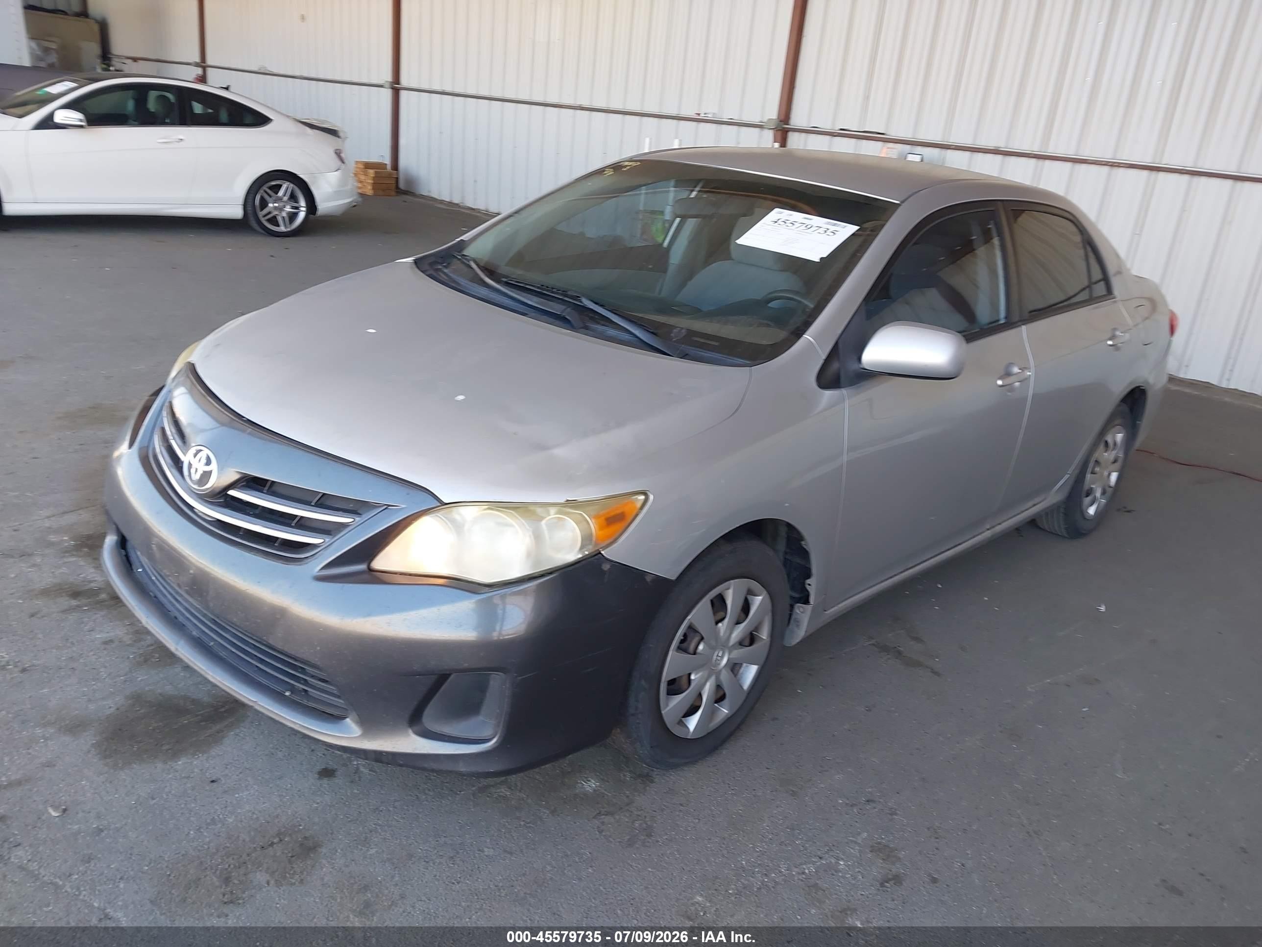 2011 Toyota Corolla Le Silver vin: JTDBU4EE2B9163479