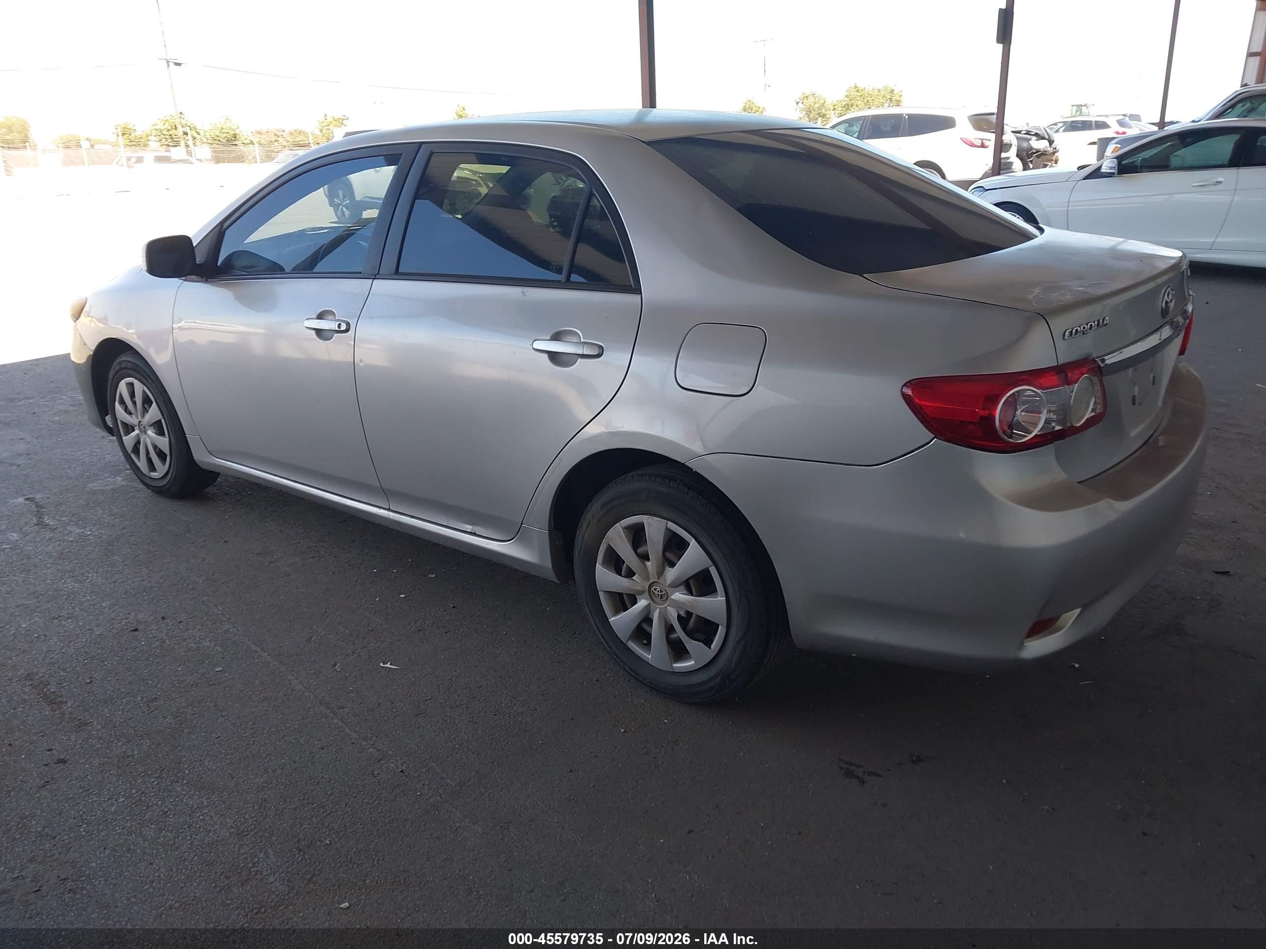 2011 Toyota Corolla Le Silver vin: JTDBU4EE2B9163479