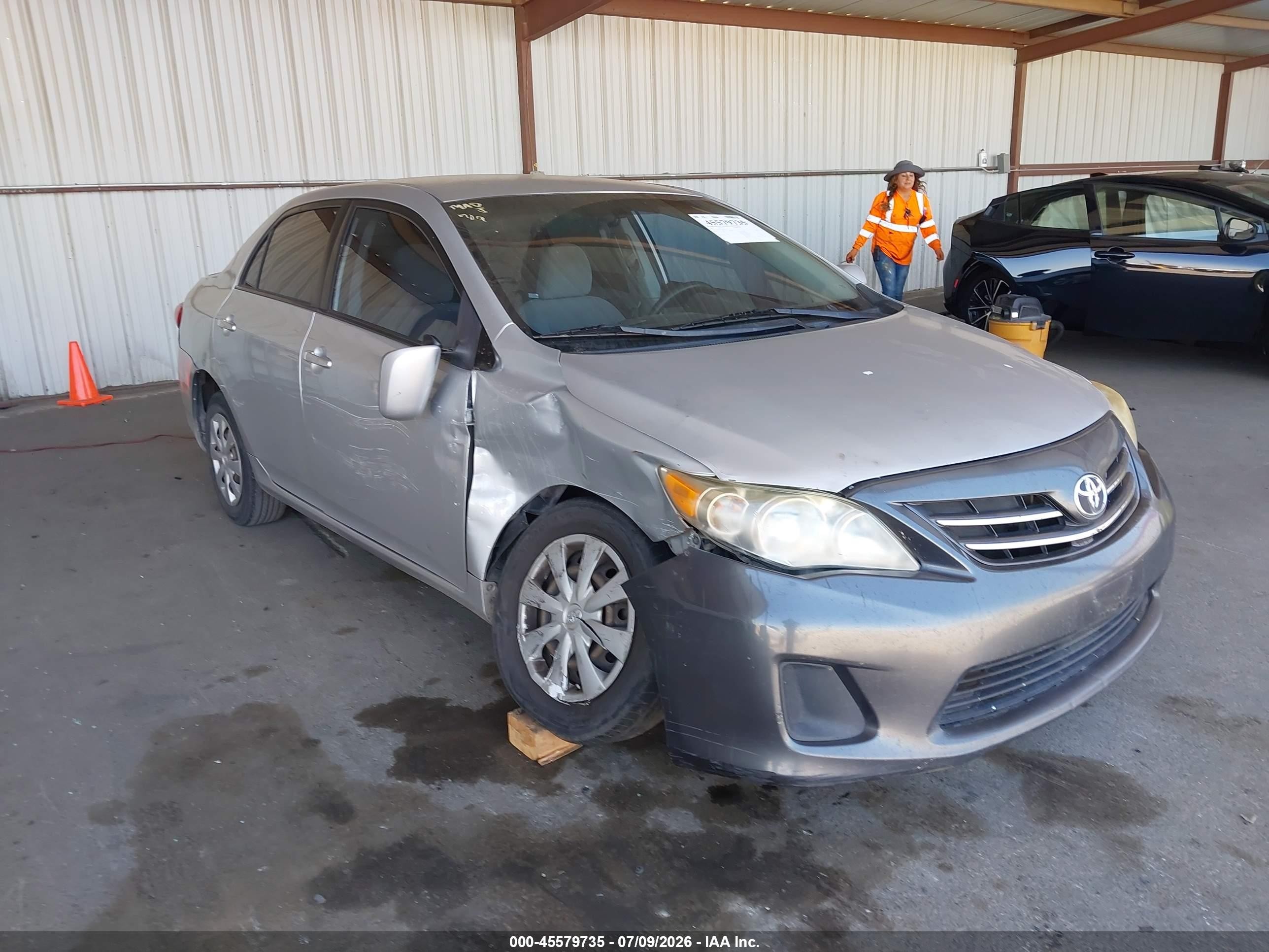 2011 Toyota Corolla Le Silver vin: JTDBU4EE2B9163479