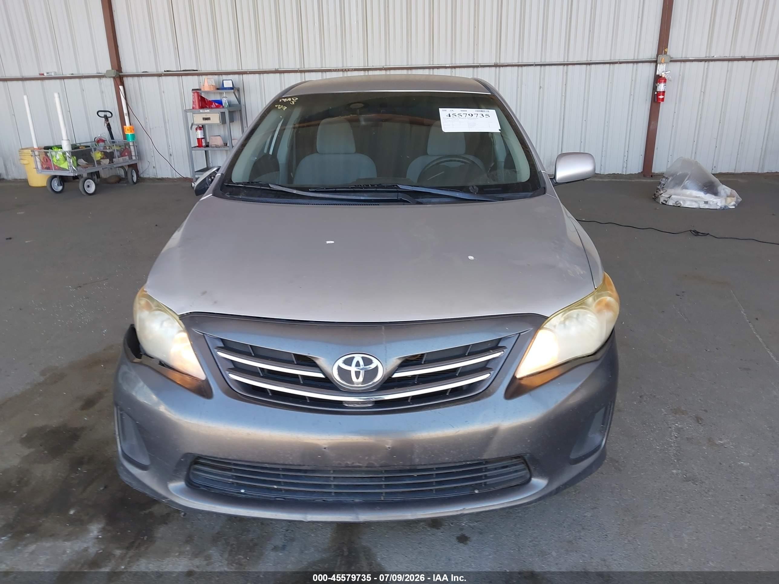 2011 Toyota Corolla Le Silver vin: JTDBU4EE2B9163479