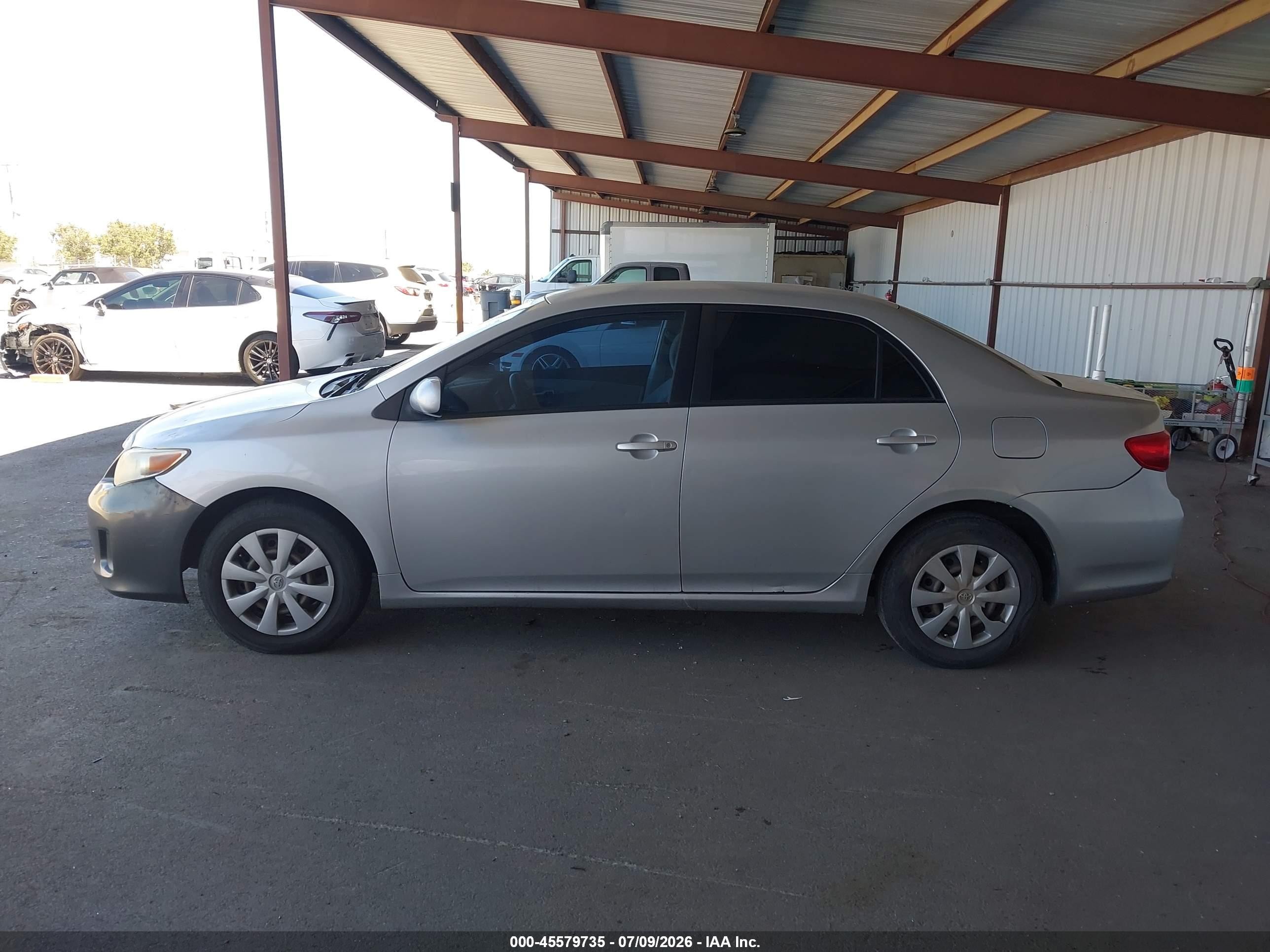 2011 Toyota Corolla Le Silver vin: JTDBU4EE2B9163479