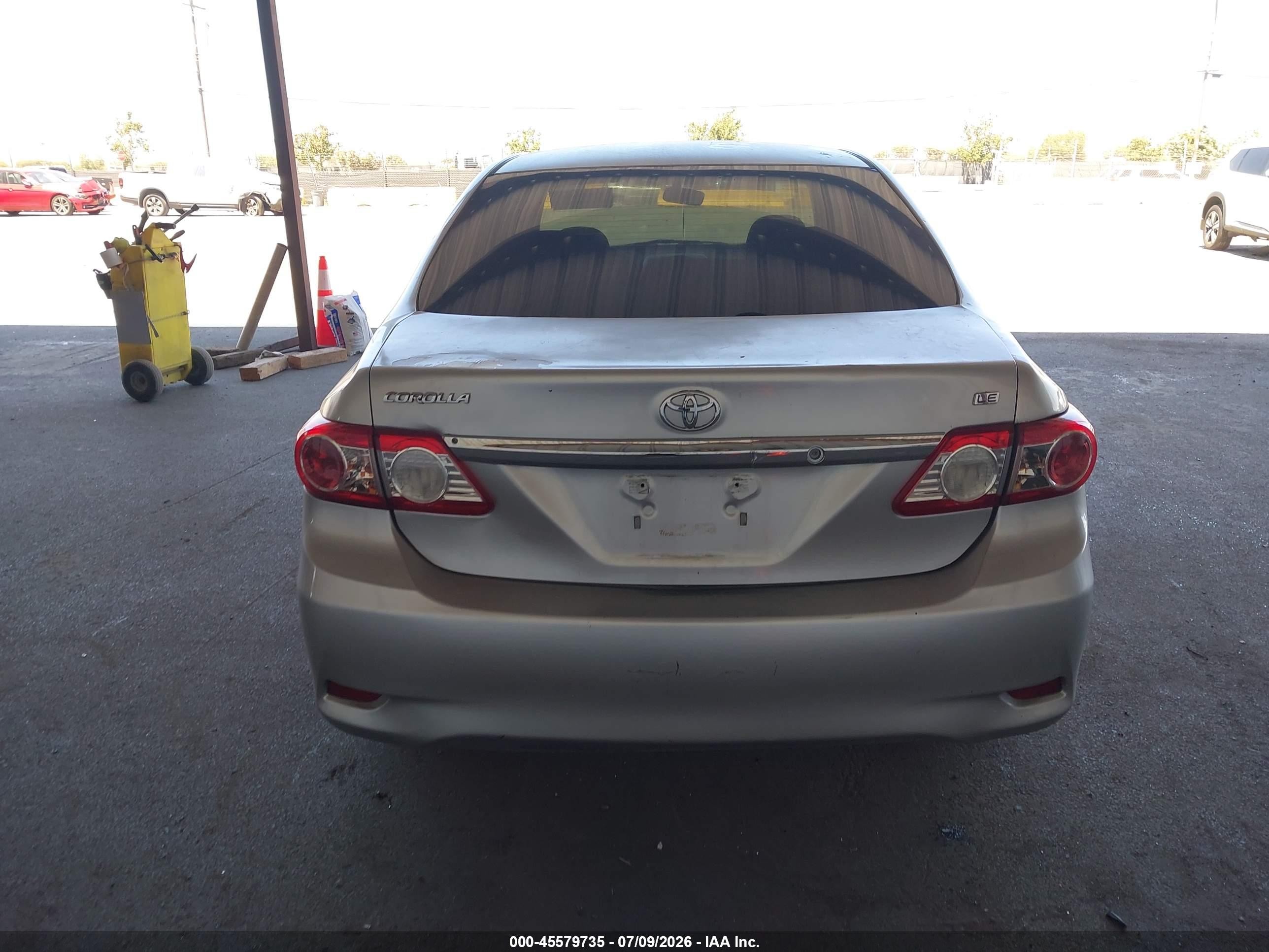 2011 Toyota Corolla Le Silver vin: JTDBU4EE2B9163479