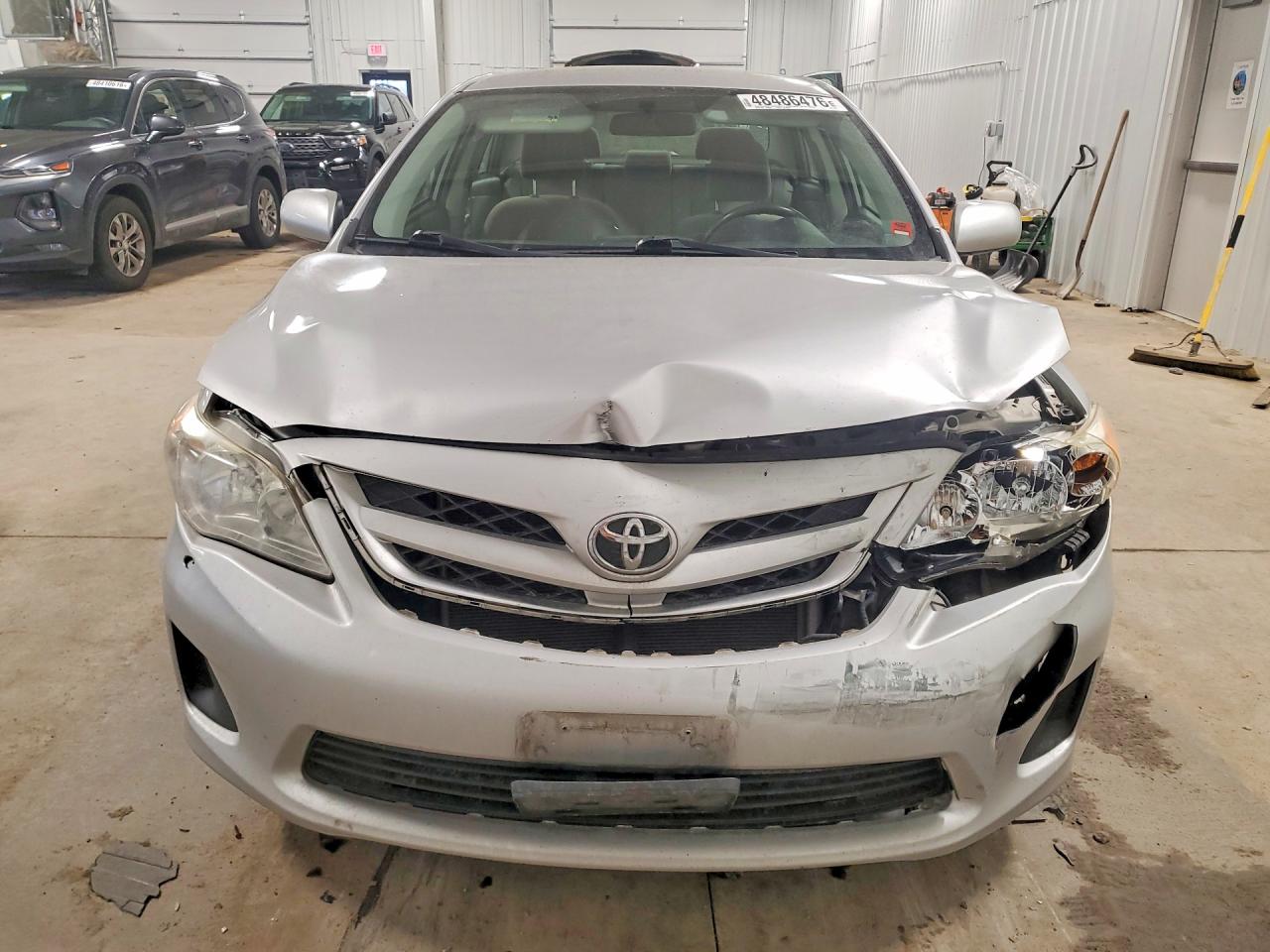 2011 Toyota Corolla Le Silver vin: JTDBU4EE2B9169640