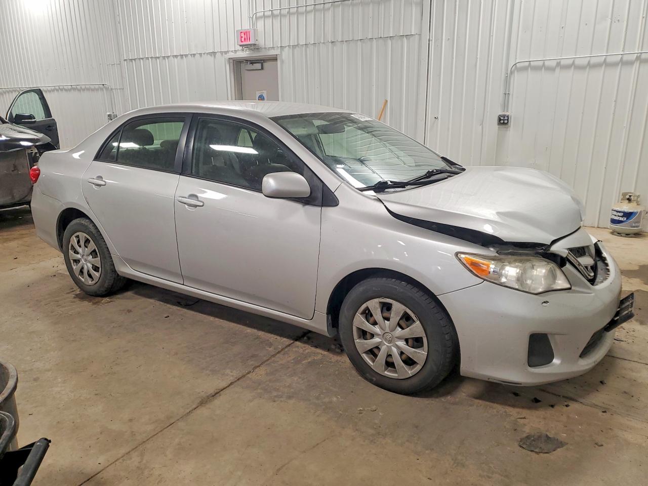 2011 Toyota Corolla Le Silver vin: JTDBU4EE2B9169640