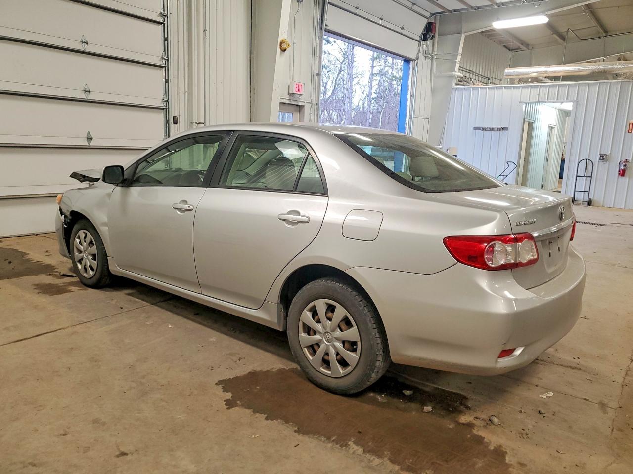 2011 Toyota Corolla Le Silver vin: JTDBU4EE2B9169640