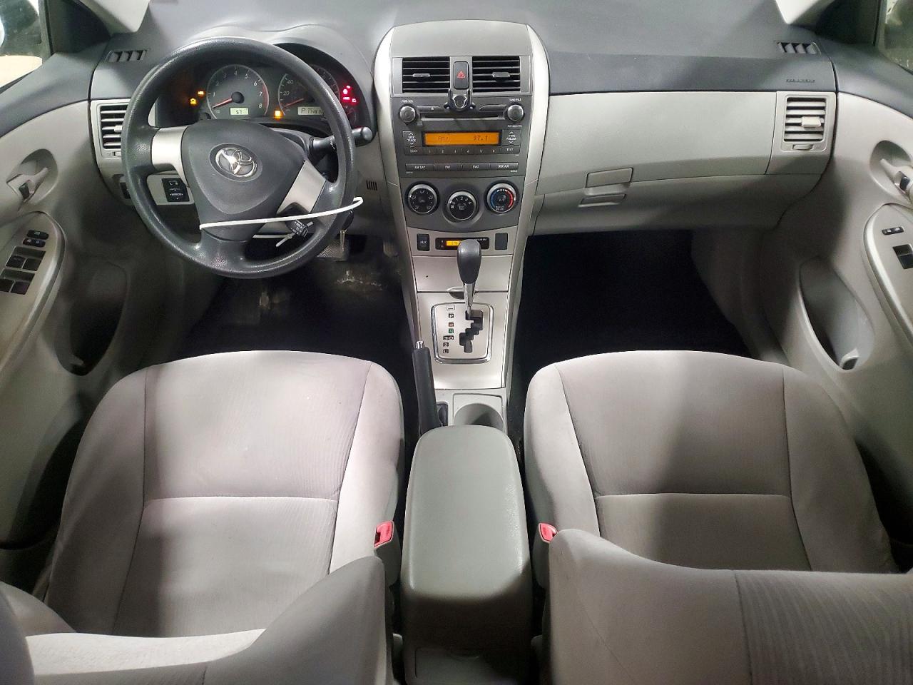 2011 Toyota Corolla Le Silver vin: JTDBU4EE2B9169640