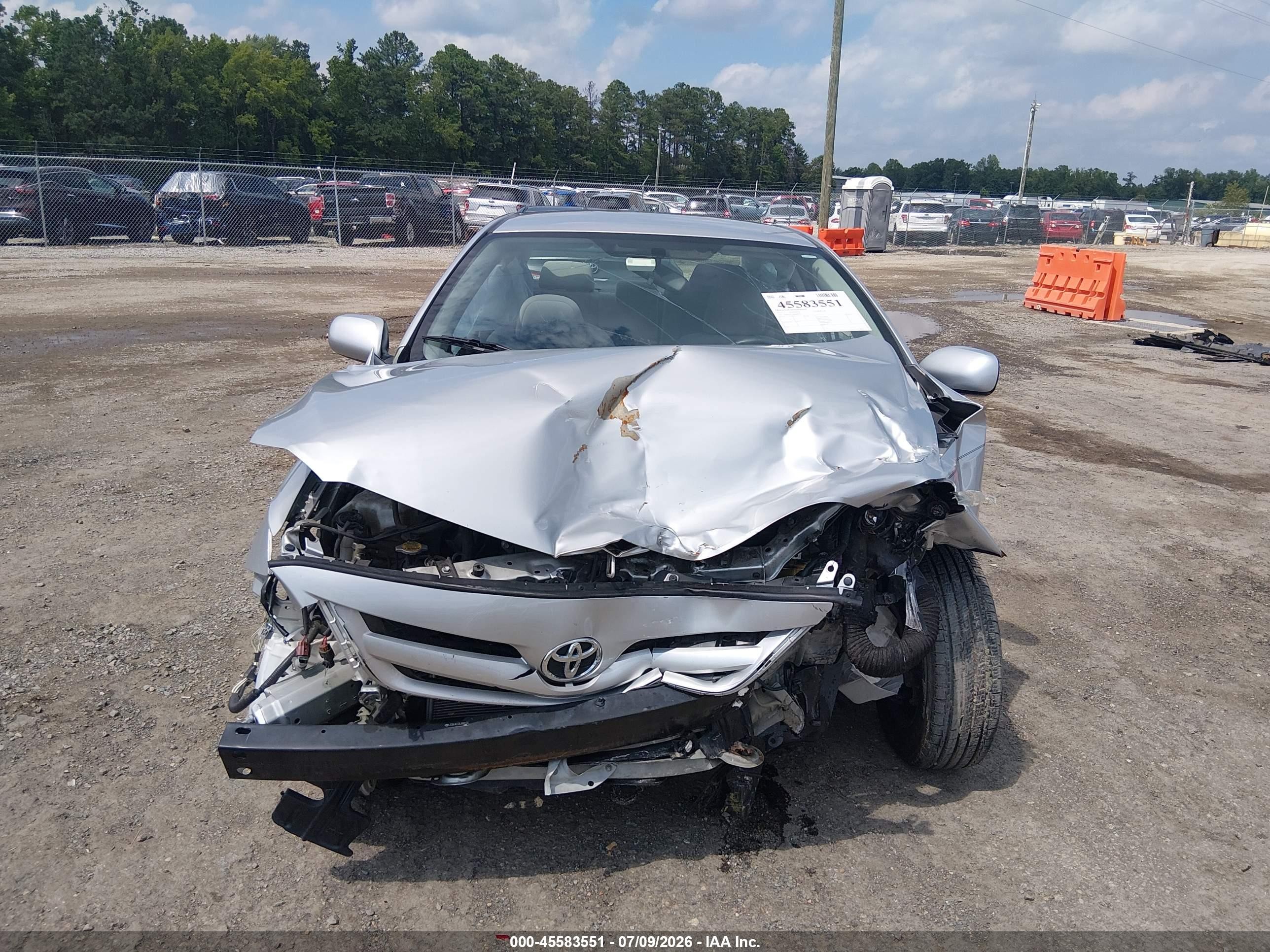 2011 Toyota Corolla Le Серебряный vin: JTDBU4EE2BJ088233