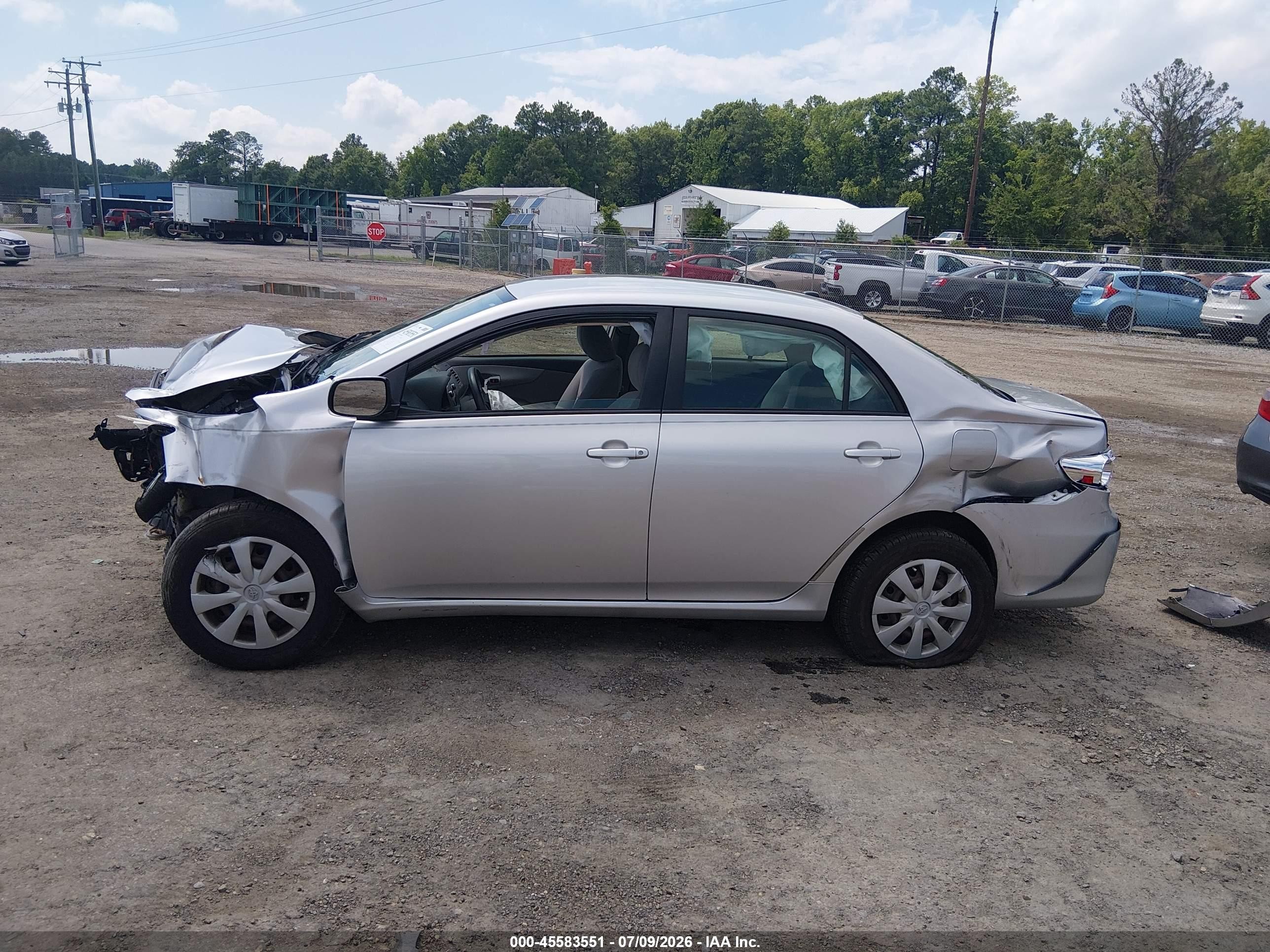 2011 Toyota Corolla Le Серебряный vin: JTDBU4EE2BJ088233