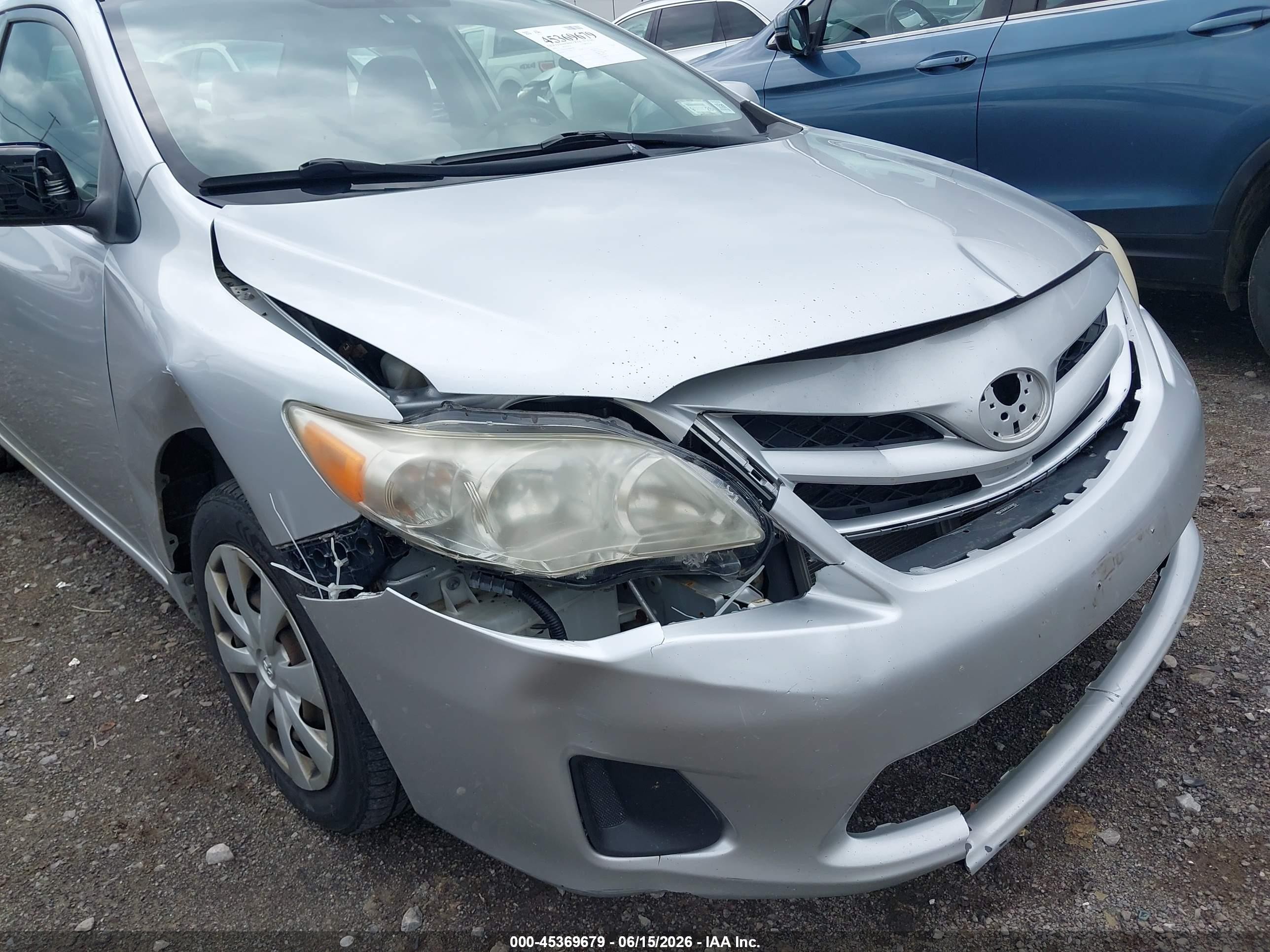 2011 Toyota Corolla Le Silver vin: JTDBU4EE2BJ093982