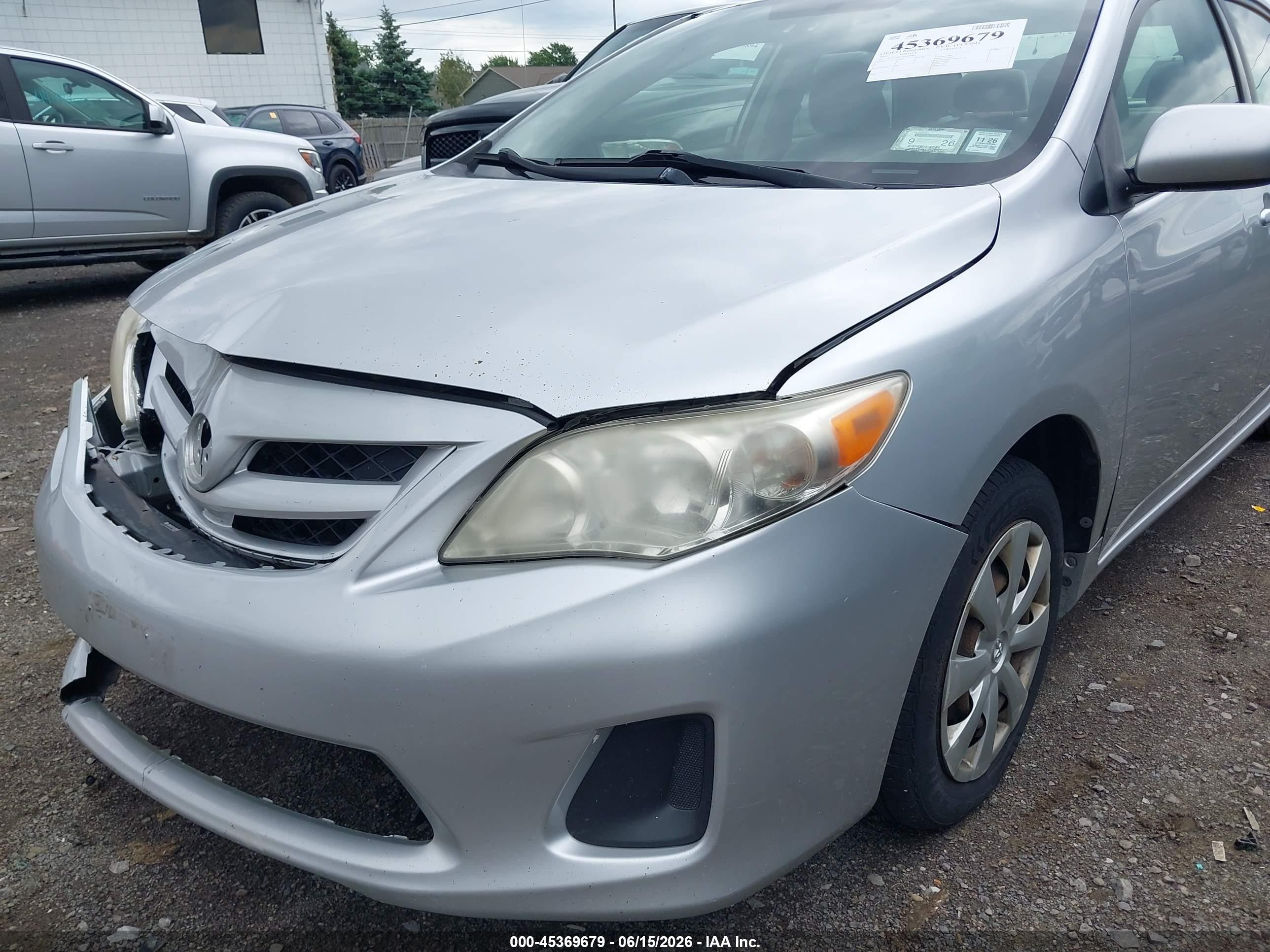 2011 Toyota Corolla Le Silver vin: JTDBU4EE2BJ093982