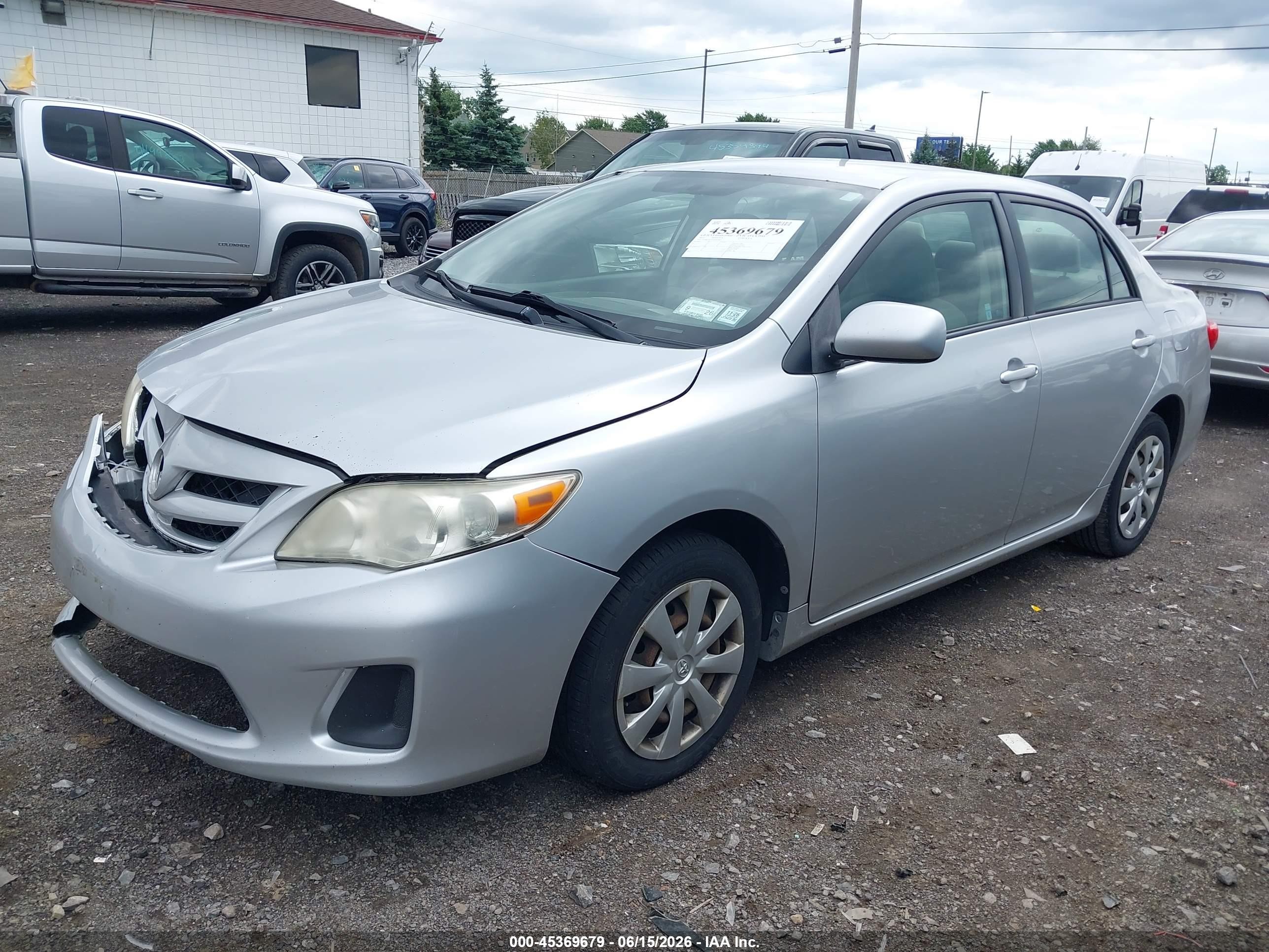 2011 Toyota Corolla Le Silver vin: JTDBU4EE2BJ093982