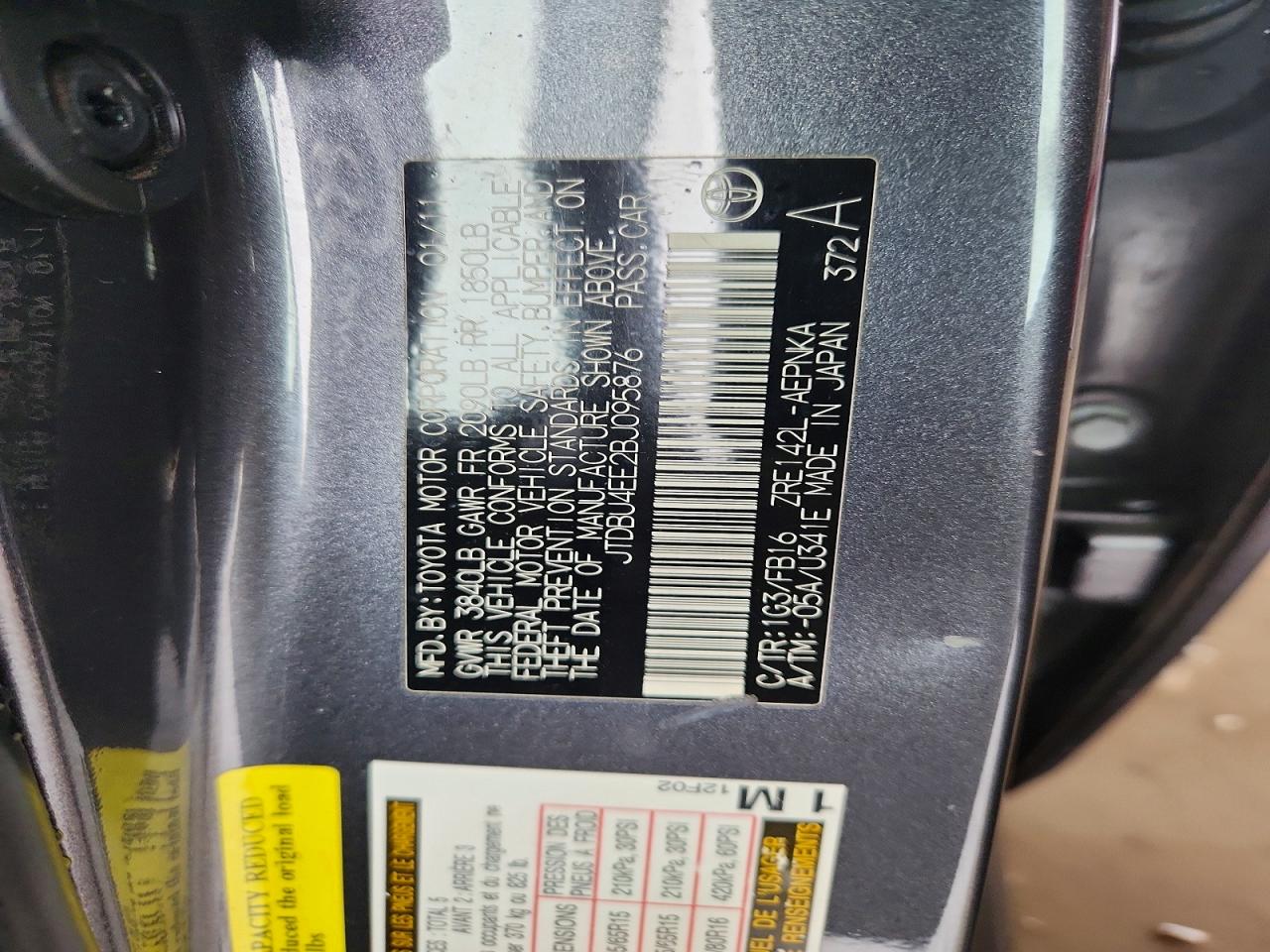 2011 Toyota Corolla Le Gray vin: JTDBU4EE2BJ095876