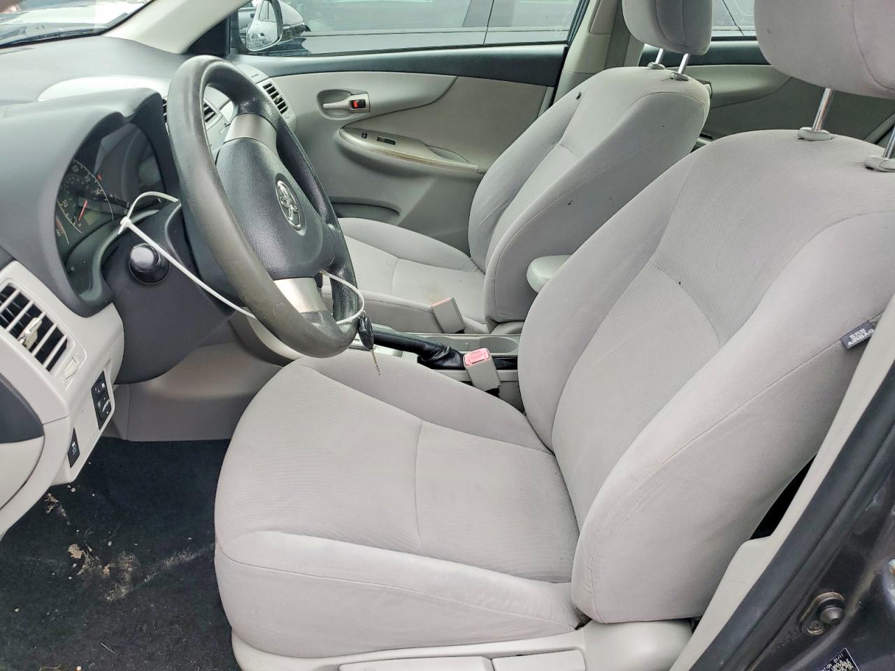 2011 Toyota Corolla Le Gray vin: JTDBU4EE2BJ095876