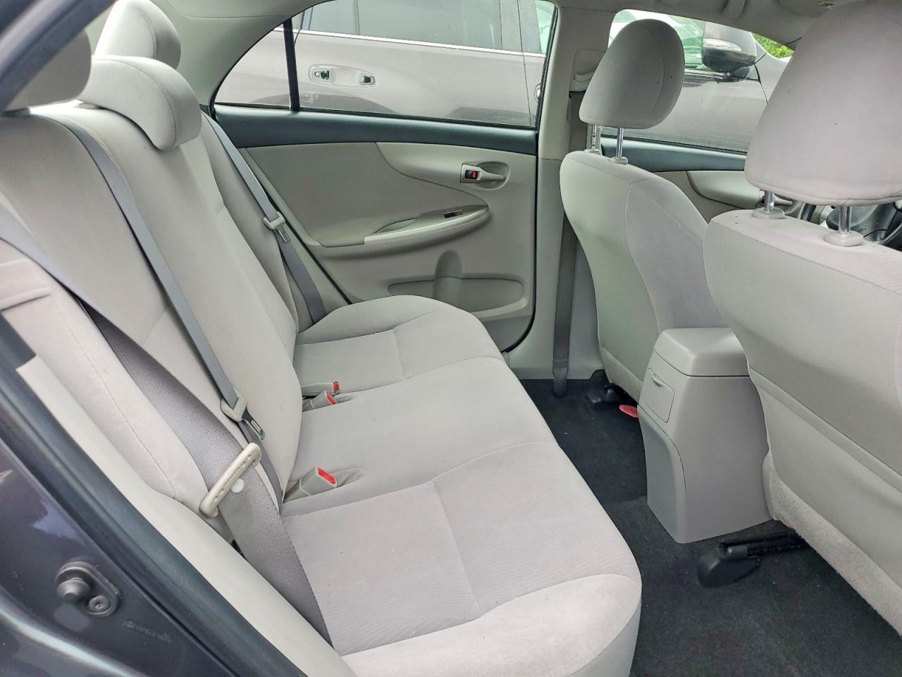2011 Toyota Corolla Le Gray vin: JTDBU4EE2BJ095876
