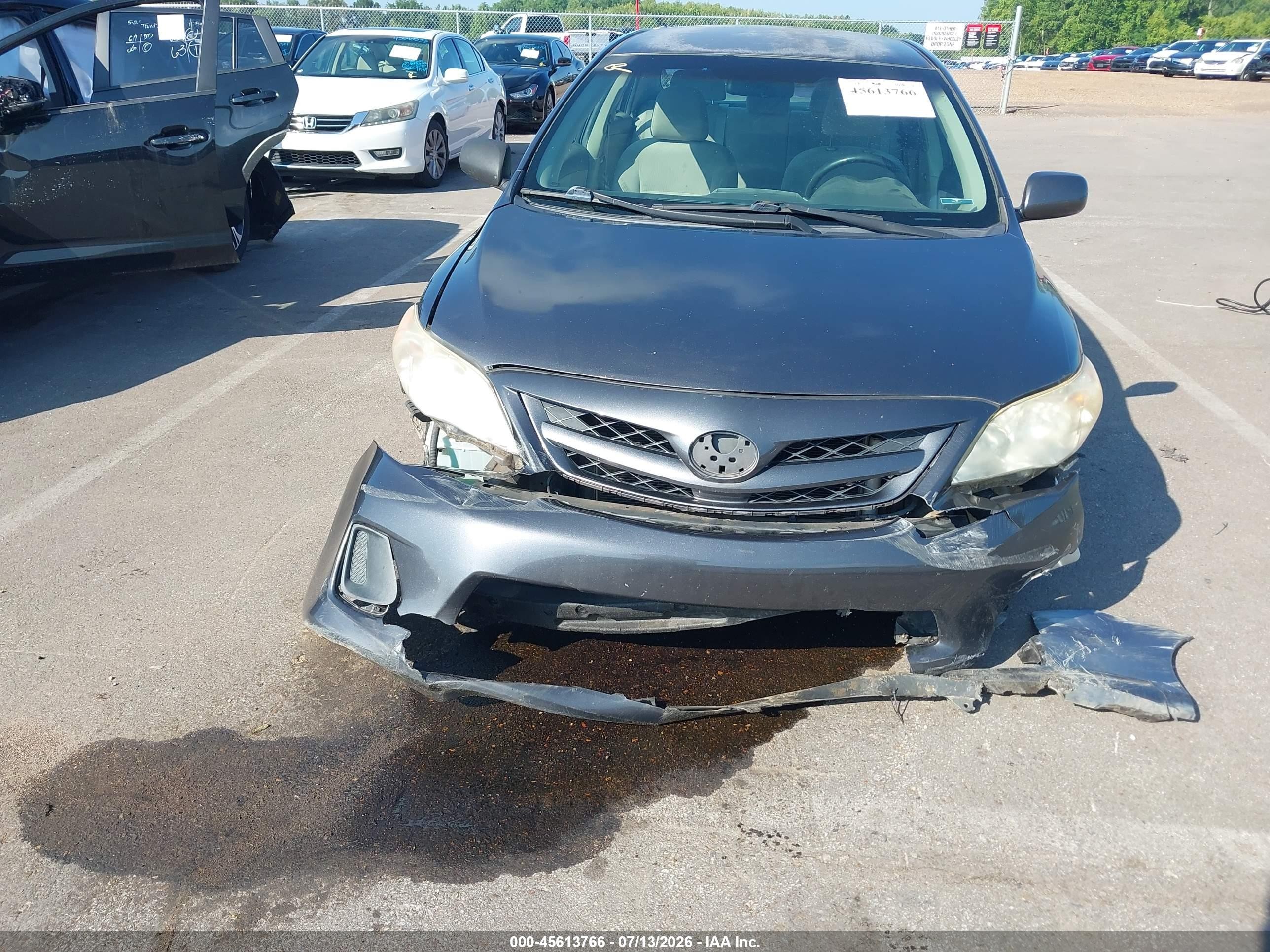 2011 Toyota Corolla Le Gray vin: JTDBU4EE2BJ097885