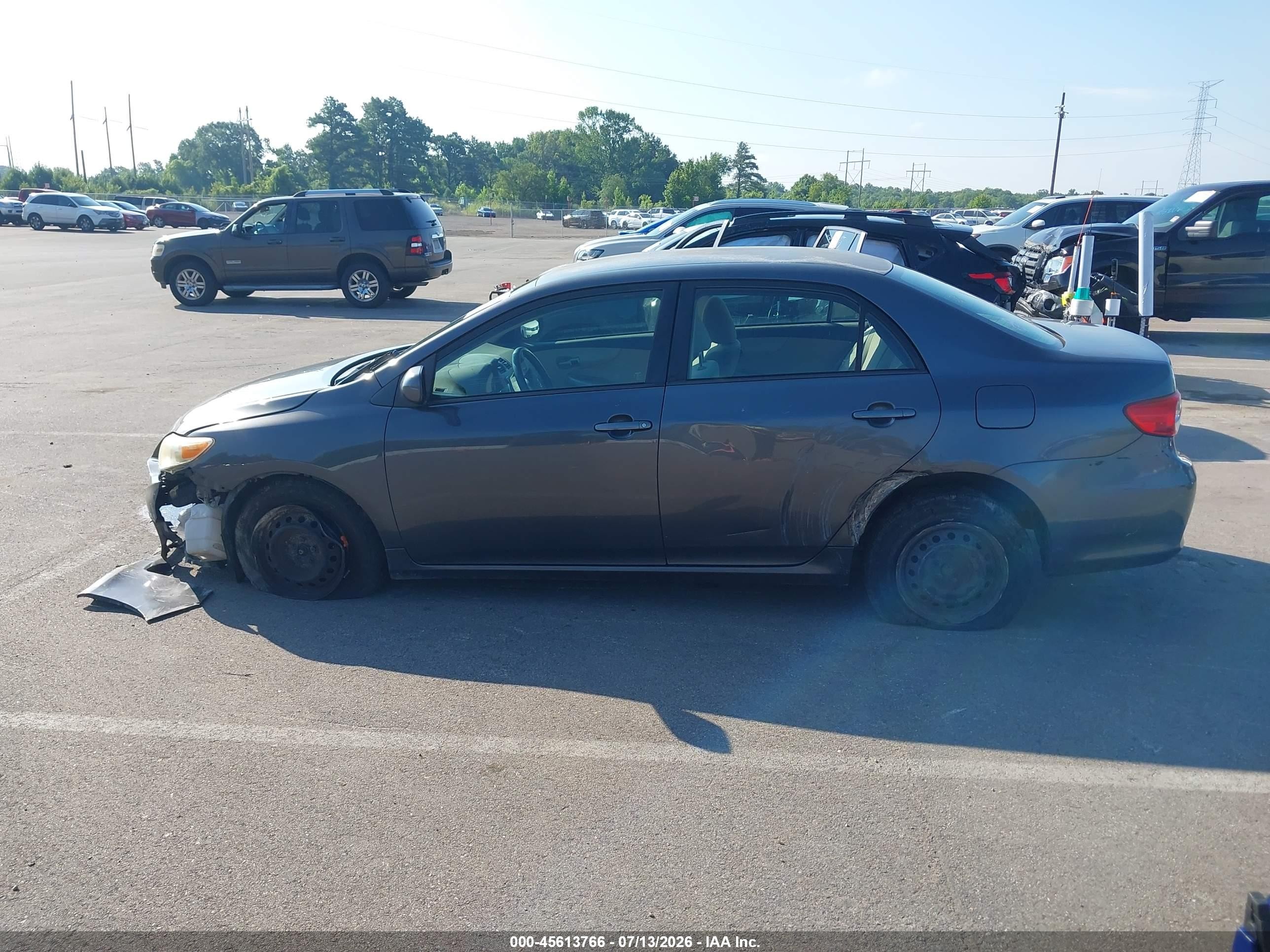 2011 Toyota Corolla Le Gray vin: JTDBU4EE2BJ097885