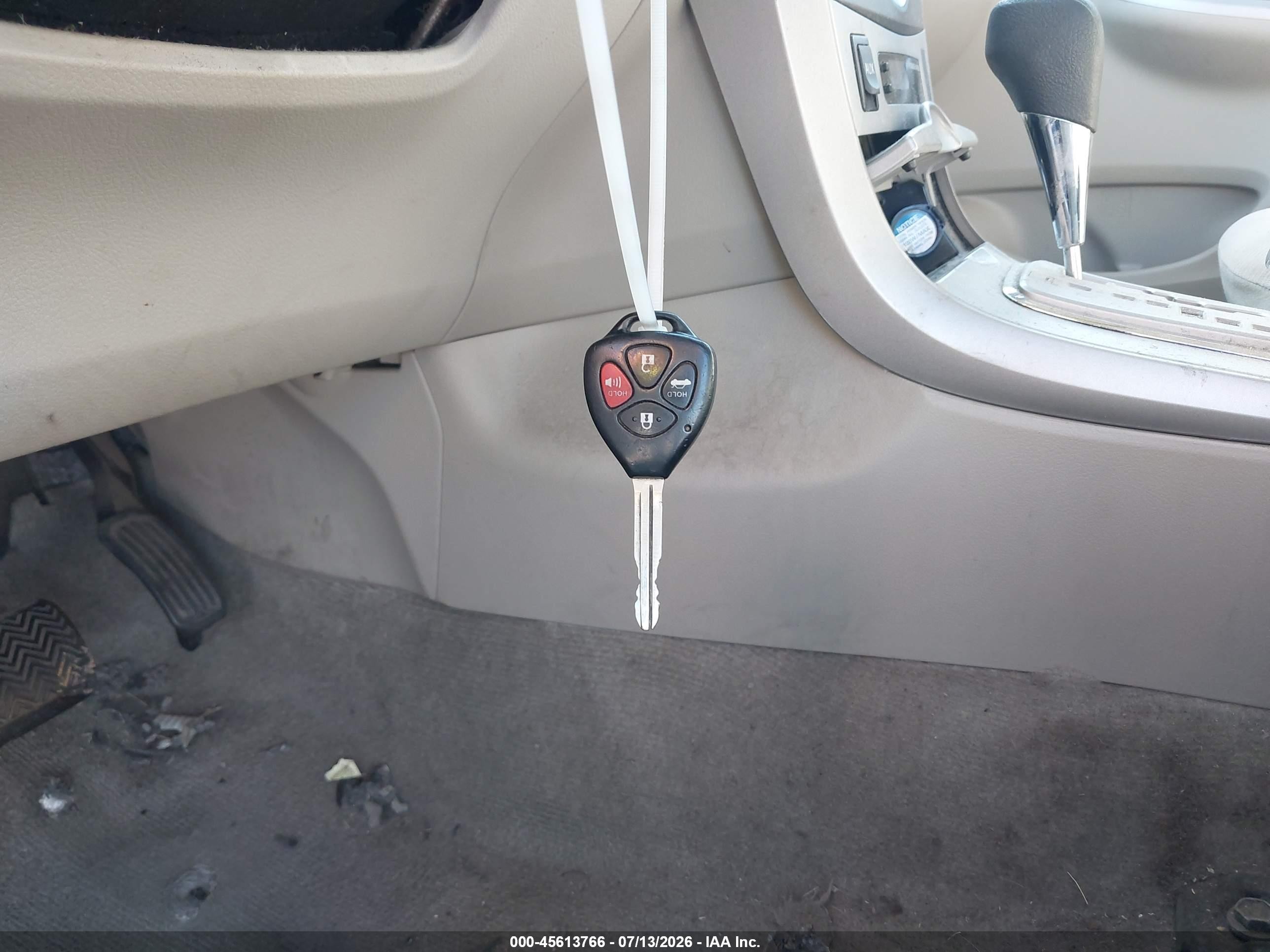 2011 Toyota Corolla Le Gray vin: JTDBU4EE2BJ097885