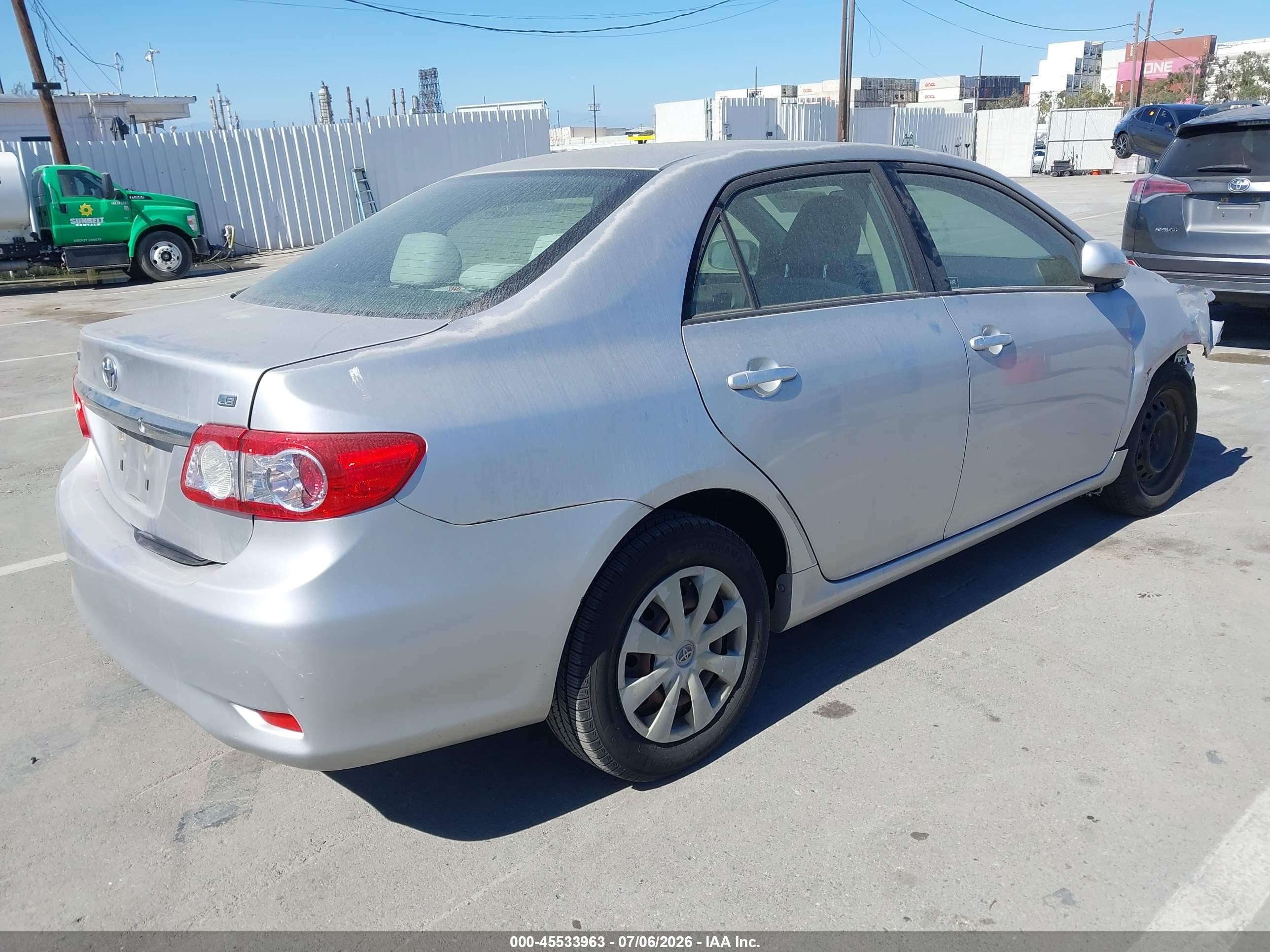 2011 Toyota Corolla Le Silver vin: JTDBU4EE2BJ101093