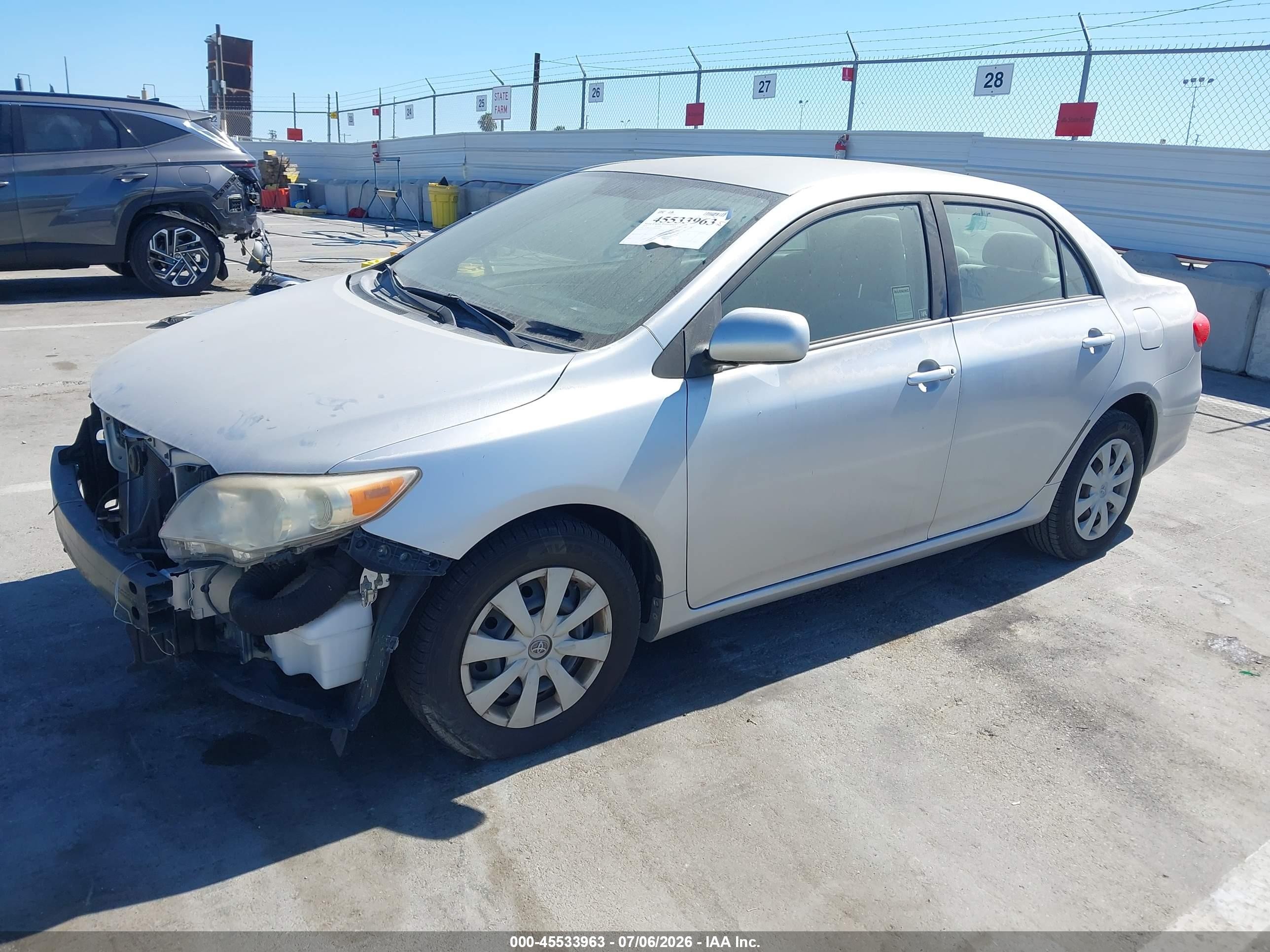 2011 Toyota Corolla Le Silver vin: JTDBU4EE2BJ101093