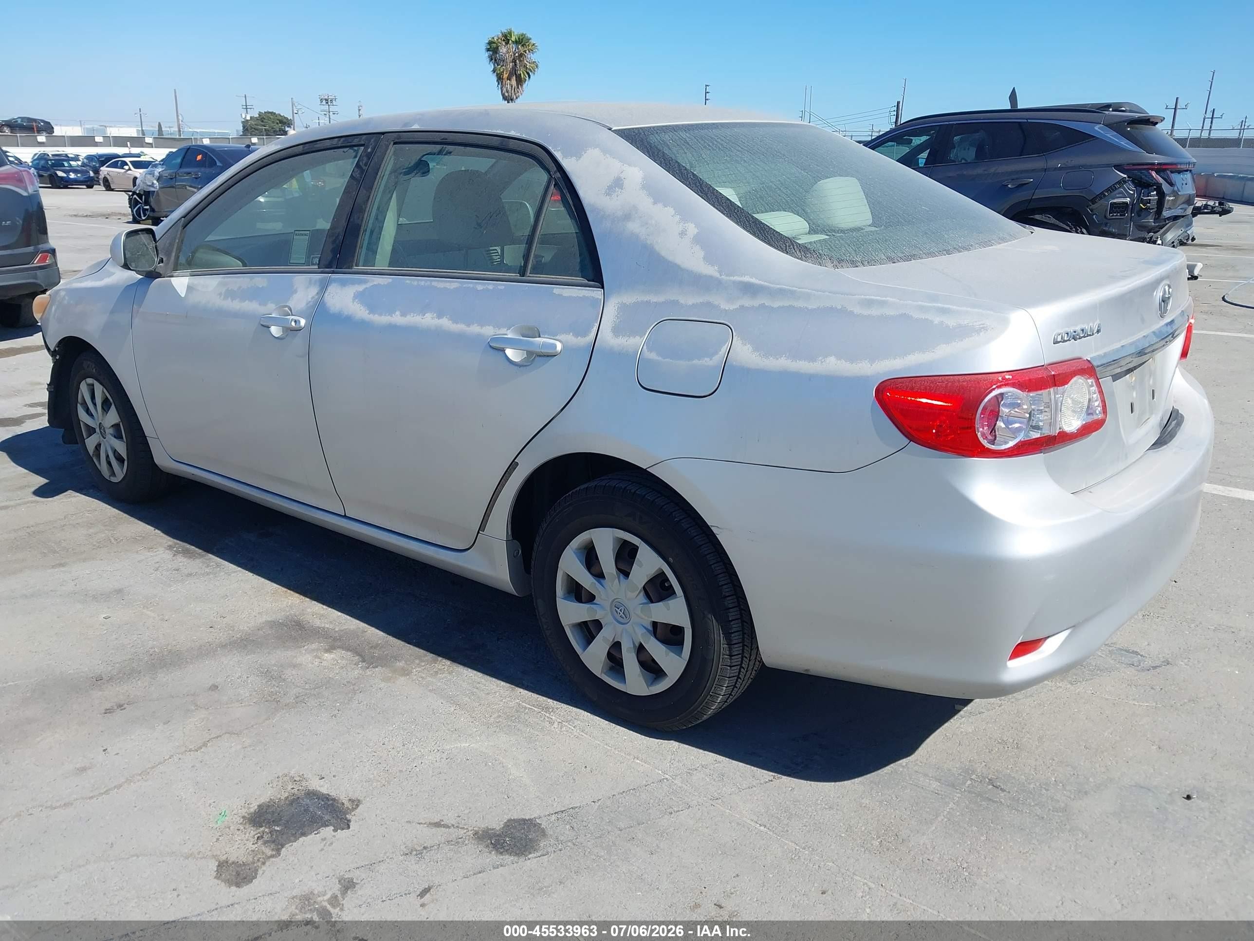 2011 Toyota Corolla Le Silver vin: JTDBU4EE2BJ101093