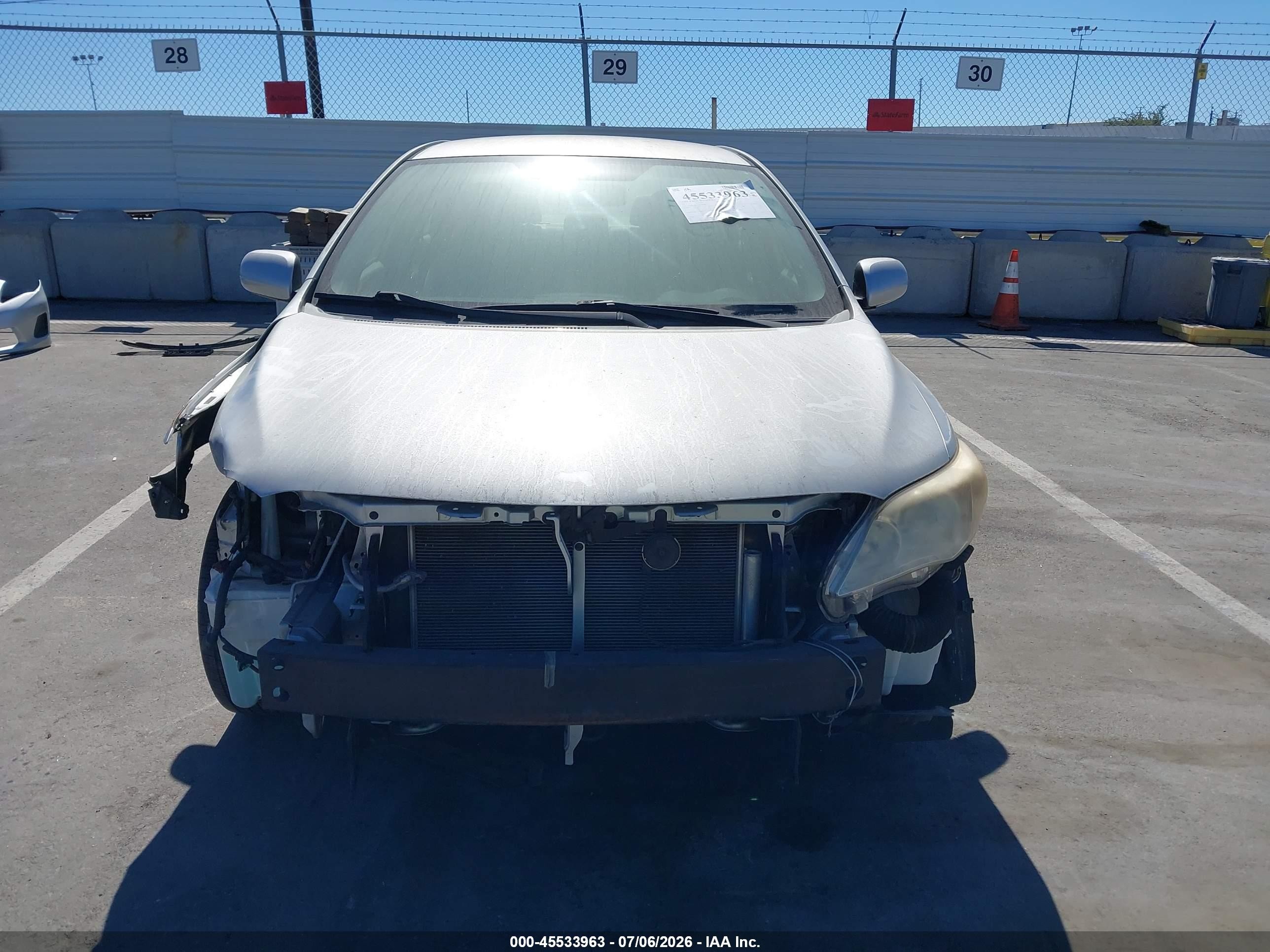 2011 Toyota Corolla Le Silver vin: JTDBU4EE2BJ101093