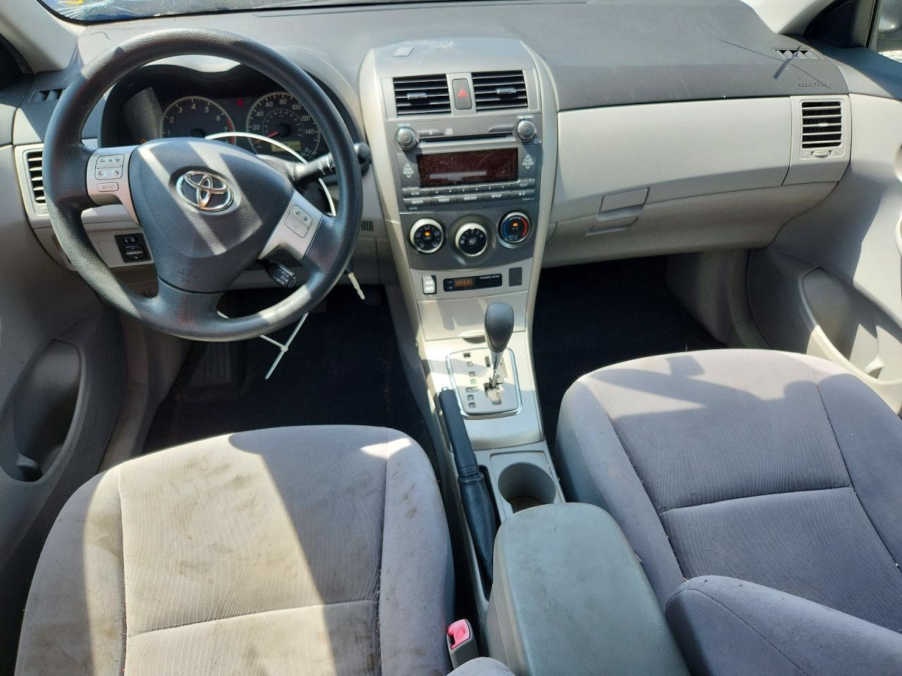 2011 Toyota Corolla Le Silver vin: JTDBU4EE2BJ103118