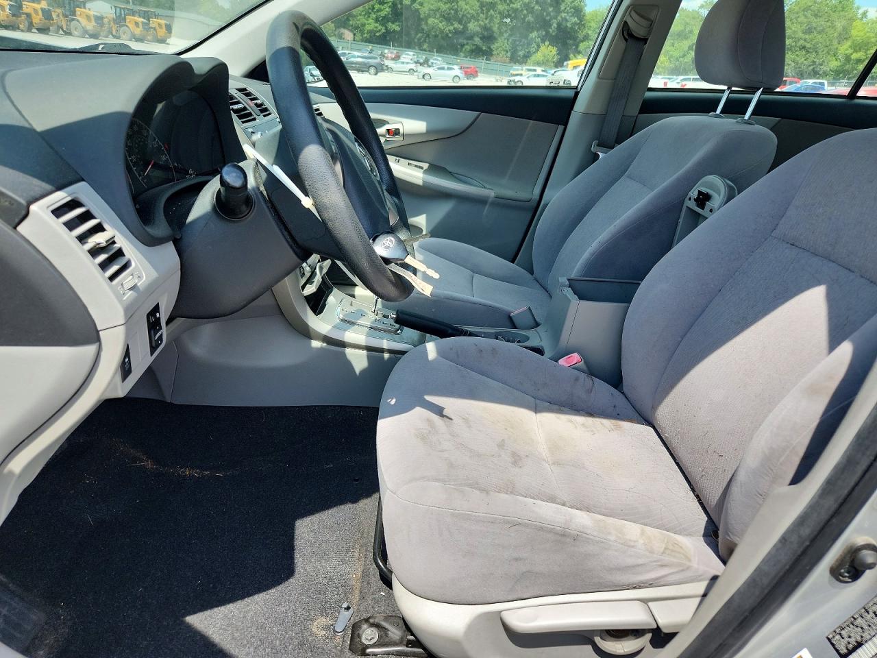 2011 Toyota Corolla Le Silver vin: JTDBU4EE2BJ103118