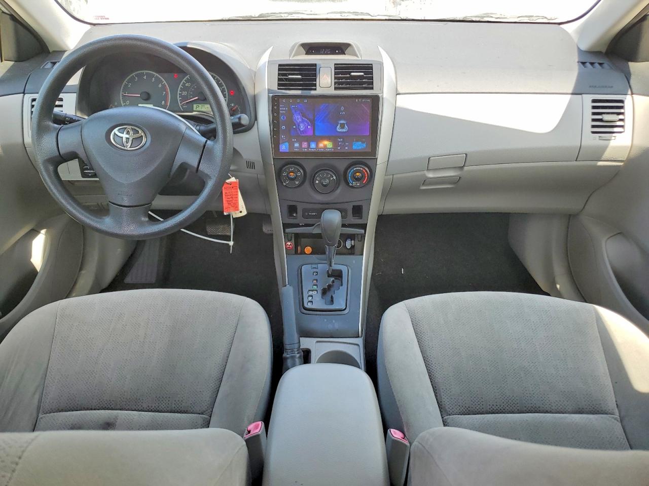 2012 Toyota Corolla L Silver vin: JTDBU4EE2C9177271