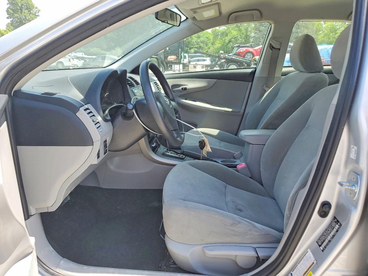 2012 Toyota Corolla L Silver vin: JTDBU4EE2C9177271
